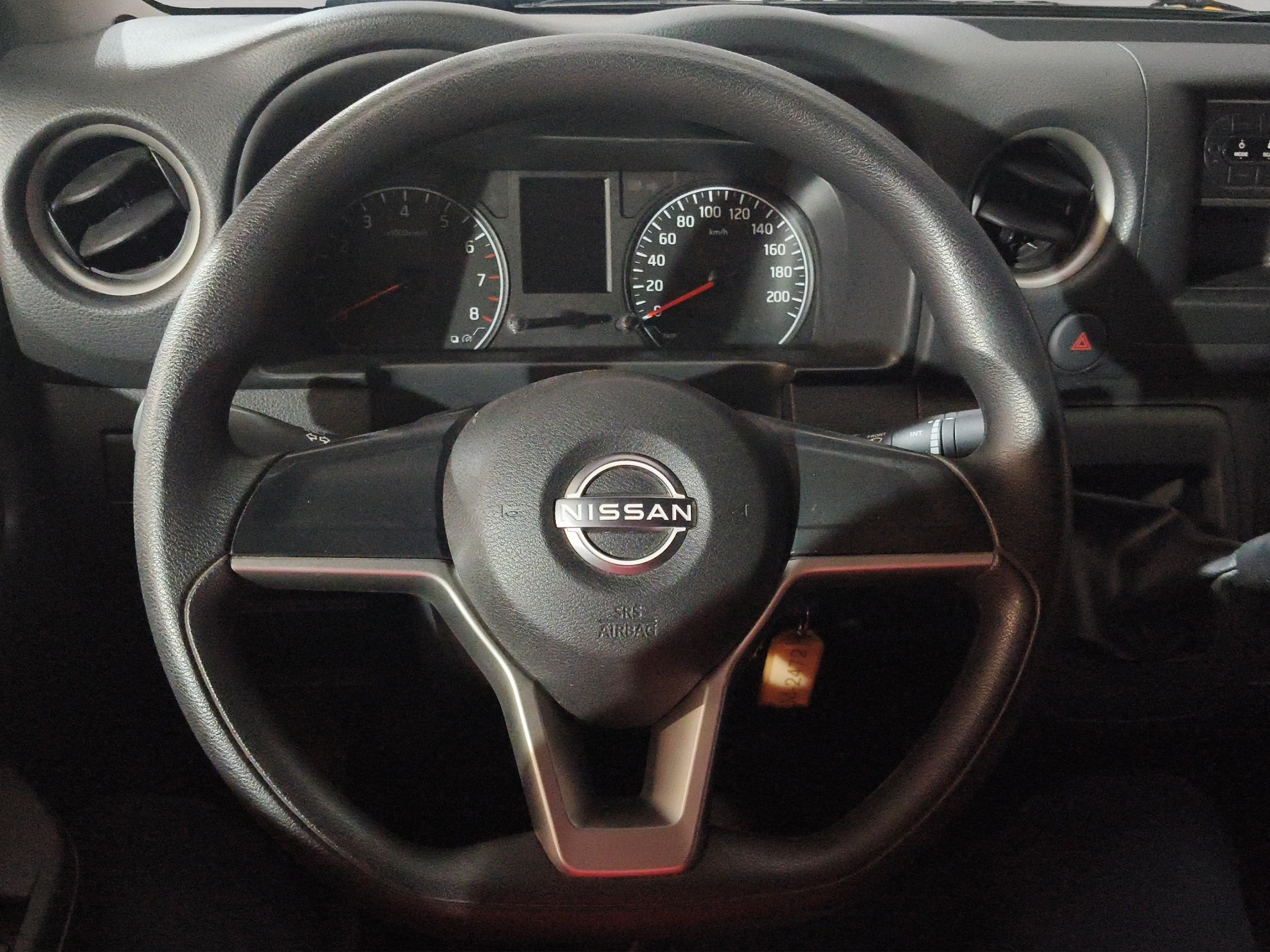 2024 Nissan Comerciales Urvan Panel 4 pts. Amplia, TM5, a/ac.