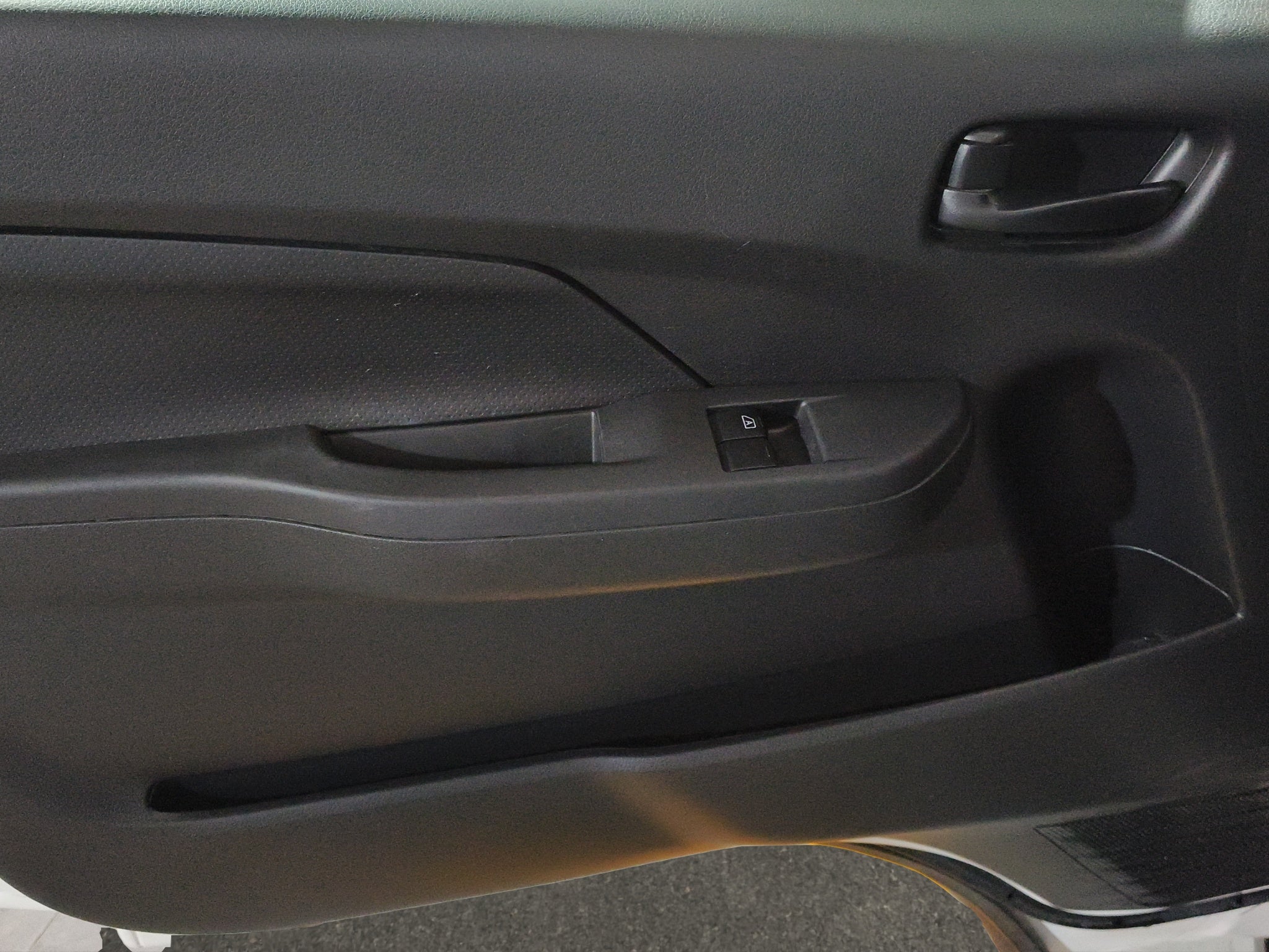 2024 Nissan Comerciales Urvan Panel 4 pts. Amplia, TM5, a/ac.