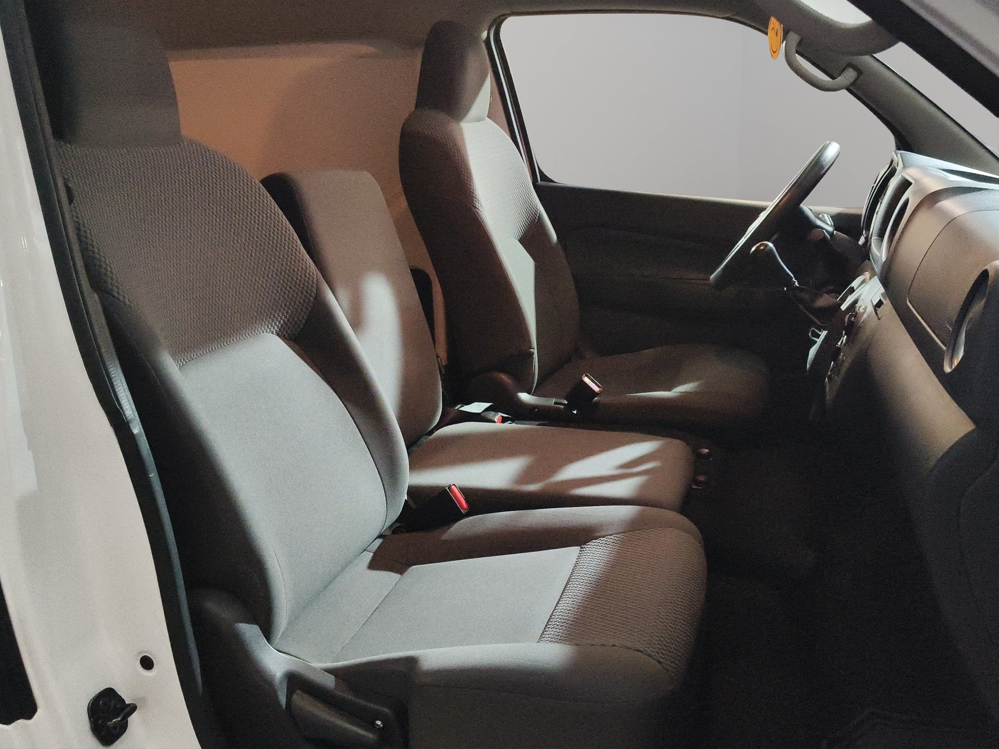 2024 Nissan Comerciales Urvan Panel 4 pts. Amplia, TM5, a/ac.