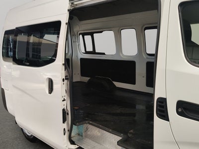 2025 Nissan Comerciales Urvan Panel 4 pts. Amplia con ventanas, TM5