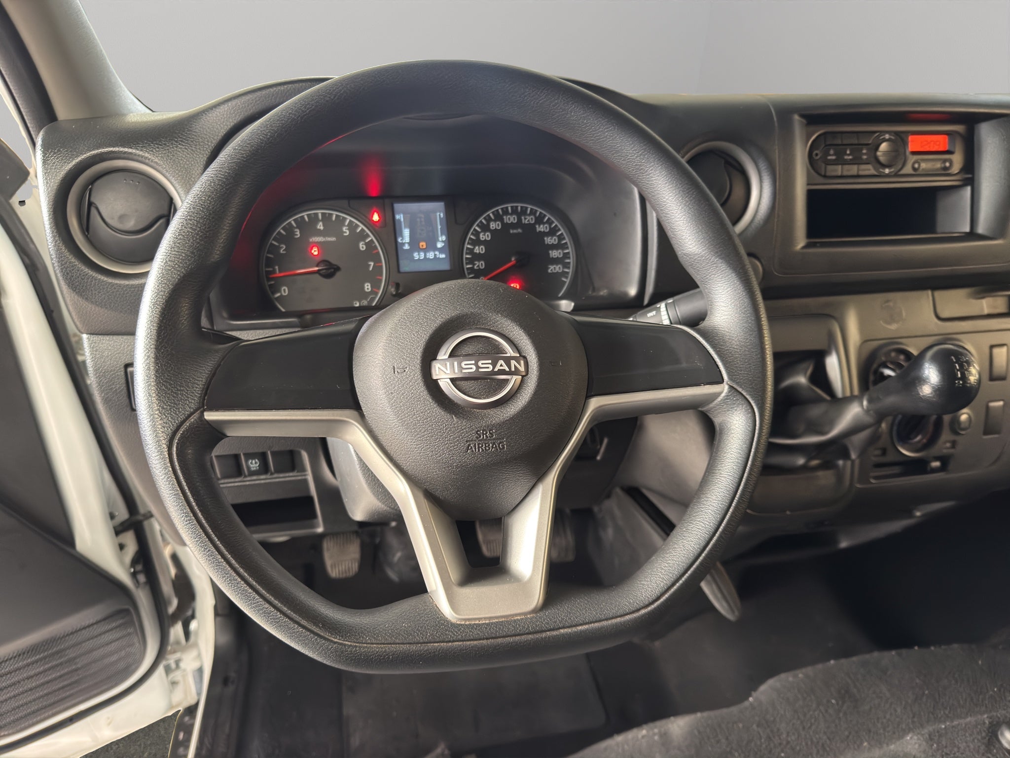 2024 Nissan Comerciales Urvan Panel 4 pts. Amplia, TM5, a/ac.