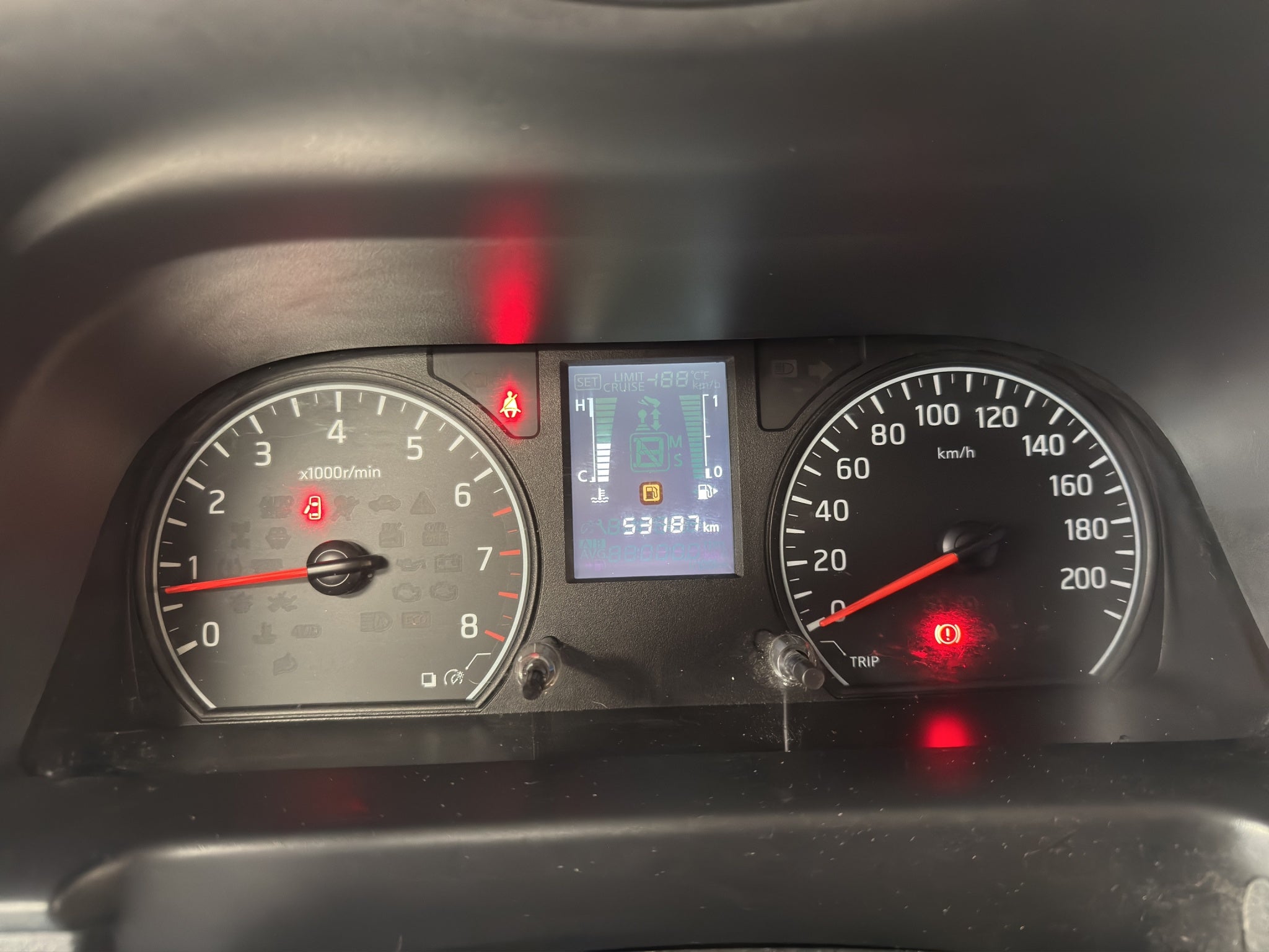 2024 Nissan Comerciales Urvan Panel 4 pts. Amplia, TM5, a/ac.