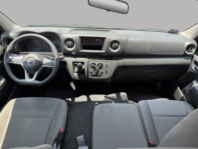2024 Nissan Comerciales Urvan Panel 4 pts. Amplia, TM5, a/ac.