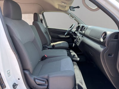 2024 Nissan Comerciales Urvan Panel 4 pts. Amplia, TM5, a/ac.