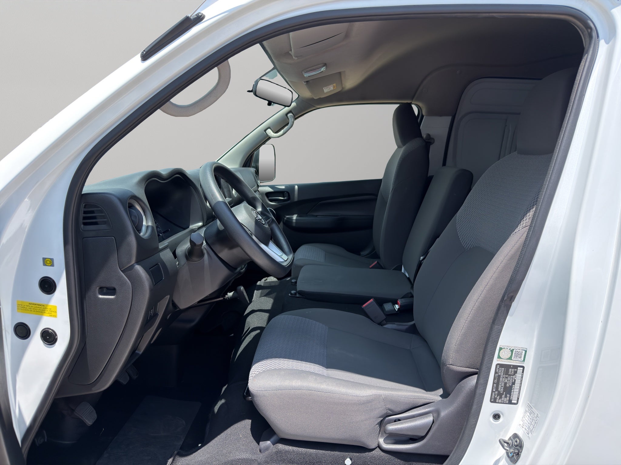 2024 Nissan Comerciales Urvan Panel 4 pts. Amplia, TM5, a/ac.
