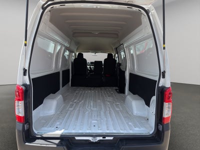 2024 Nissan Comerciales Urvan Panel 4 pts. Amplia, TM5, a/ac.