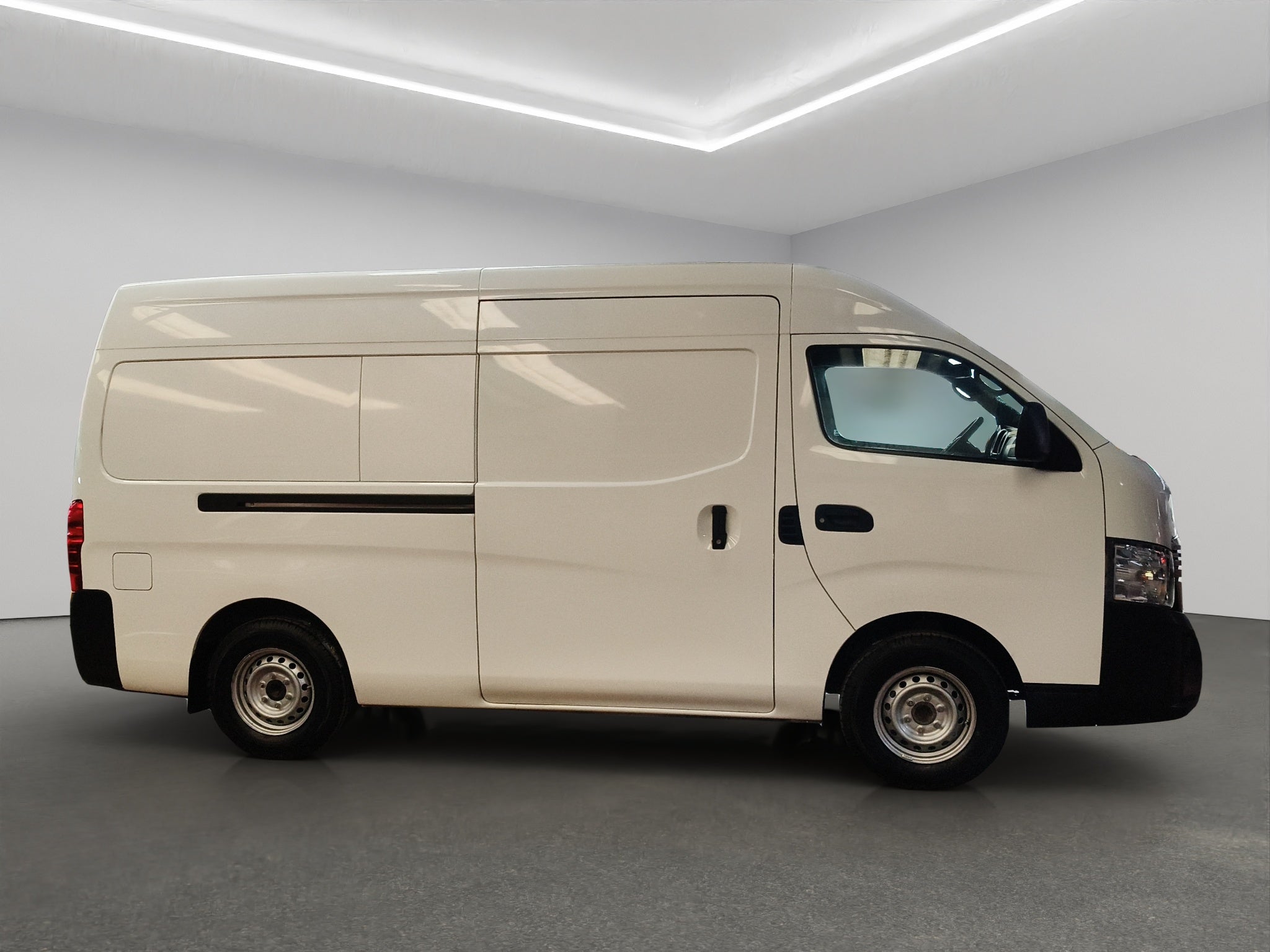 2024 Nissan Comerciales Urvan Panel 4 pts. Amplia, TM5, a/ac.