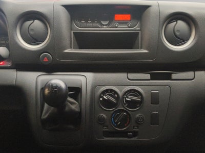 2024 Nissan Comerciales Urvan Panel 4 pts. Amplia, TM5, a/ac.