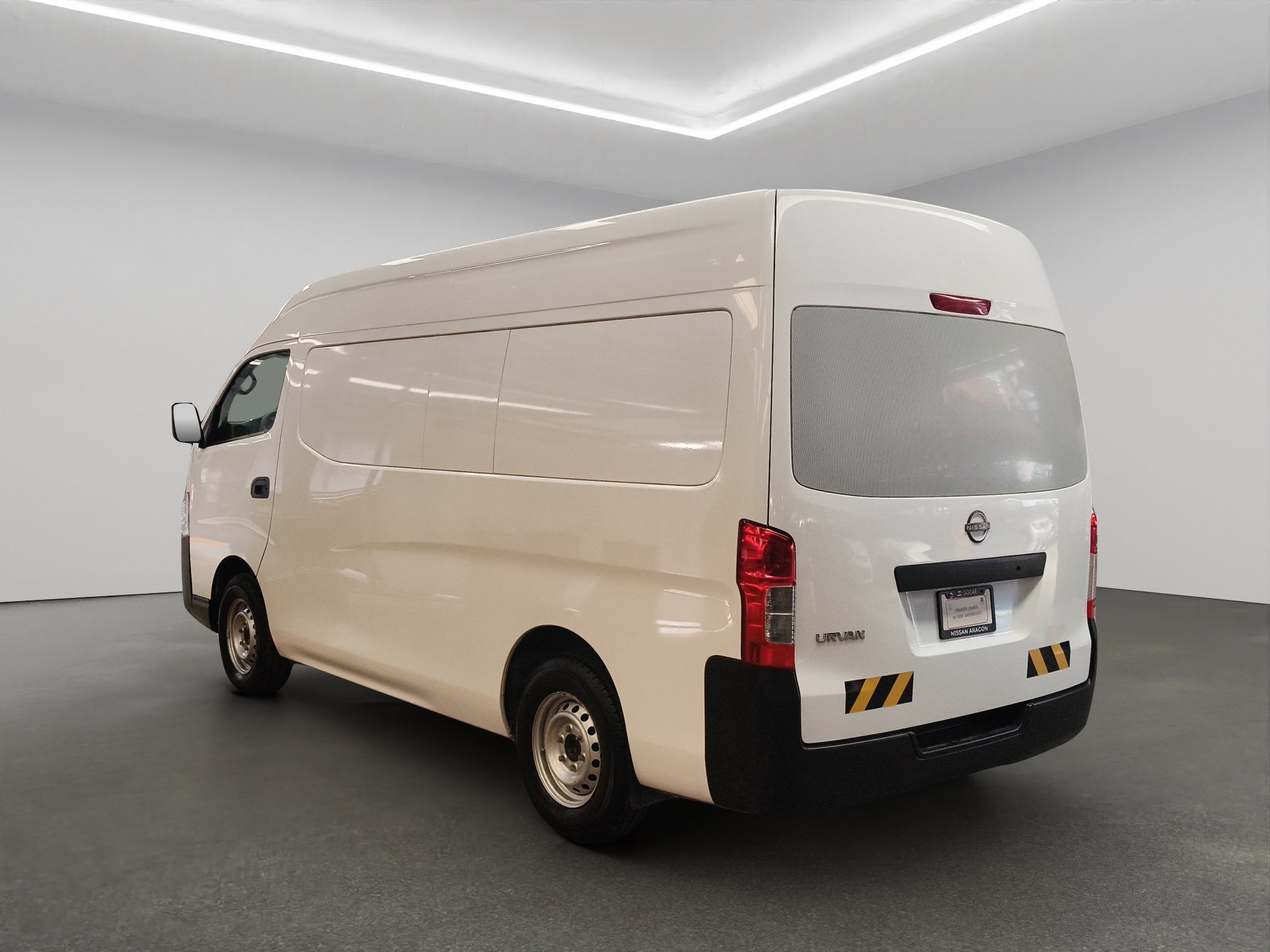 2024 Nissan Comerciales Urvan Panel 4 pts. Amplia, TM5, a/ac.