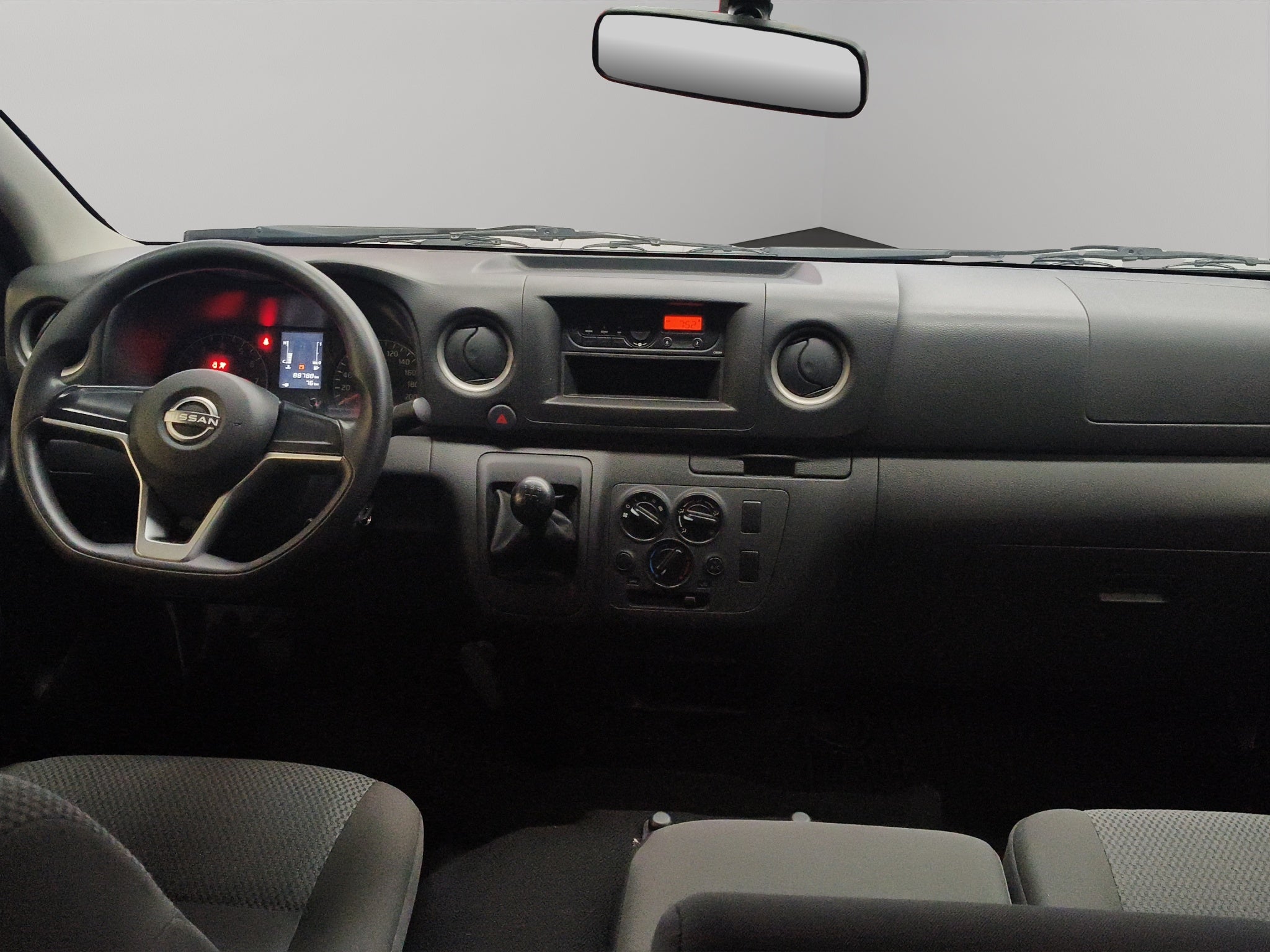 2024 Nissan Comerciales Urvan Panel 4 pts. Amplia, TM5, a/ac.