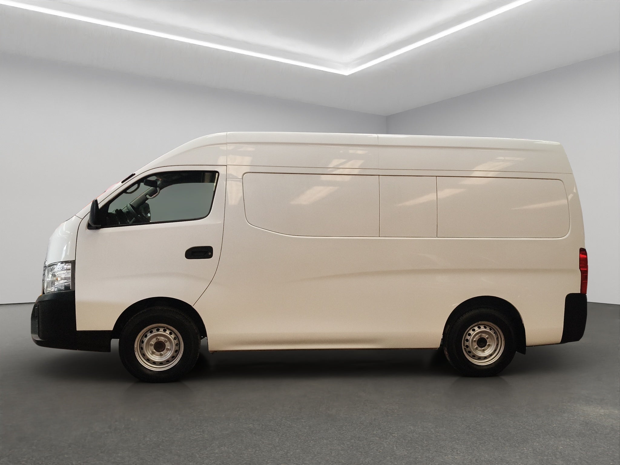 2024 Nissan Comerciales Urvan Panel 4 pts. Amplia, TM5, a/ac.