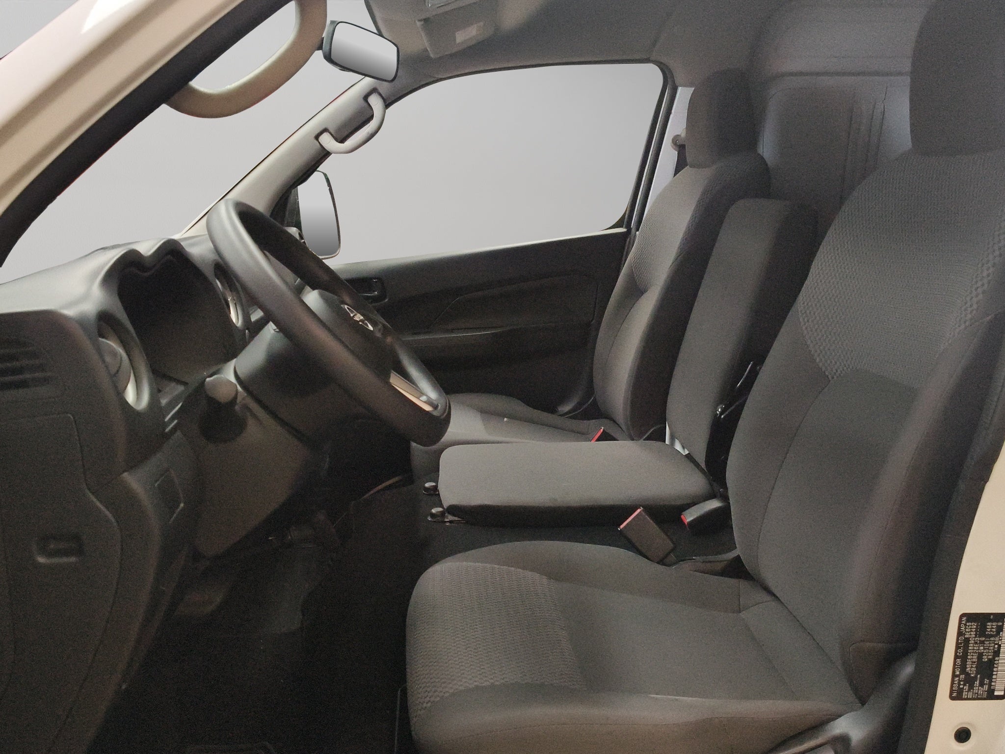 2024 Nissan Comerciales Urvan Panel 4 pts. Amplia, TM5, a/ac.