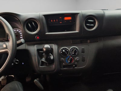 2025 Nissan Comerciales Urvan Panel 4 pts. Amplia, TM5, a/ac.