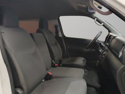 2025 Nissan Comerciales Urvan Panel 4 pts. Amplia, TM5, a/ac.