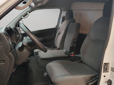 2025 Nissan Comerciales Urvan Panel 4 pts. Amplia, TM5, a/ac.