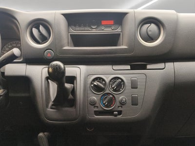 2024 Nissan Comerciales Urvan Panel 4 pts. Amplia, TM5, a/ac.