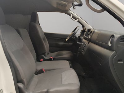 2024 Nissan Comerciales Urvan Panel 4 pts. Amplia, TM5, a/ac.
