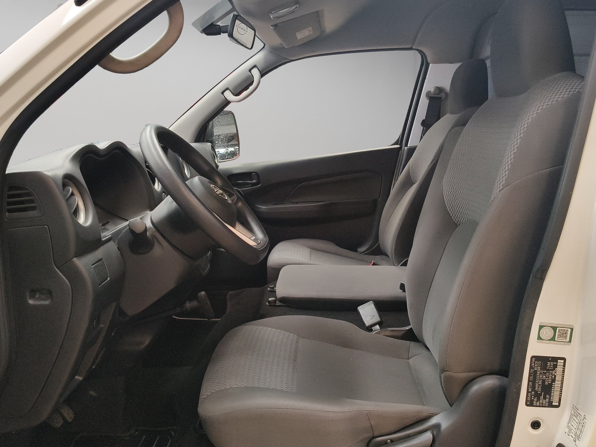 2024 Nissan Comerciales Urvan Panel 4 pts. Amplia, TM5, a/ac.