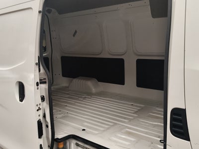 2024 Nissan Comerciales Urvan Panel 4 pts. Amplia, TM5, a/ac.