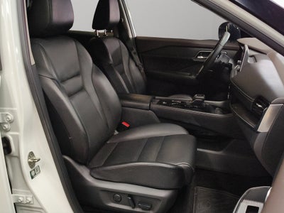 2023 Nissan X-Trail VUD 5 pts. Exclusive, TA, piel, RA-18 (línea nueva)