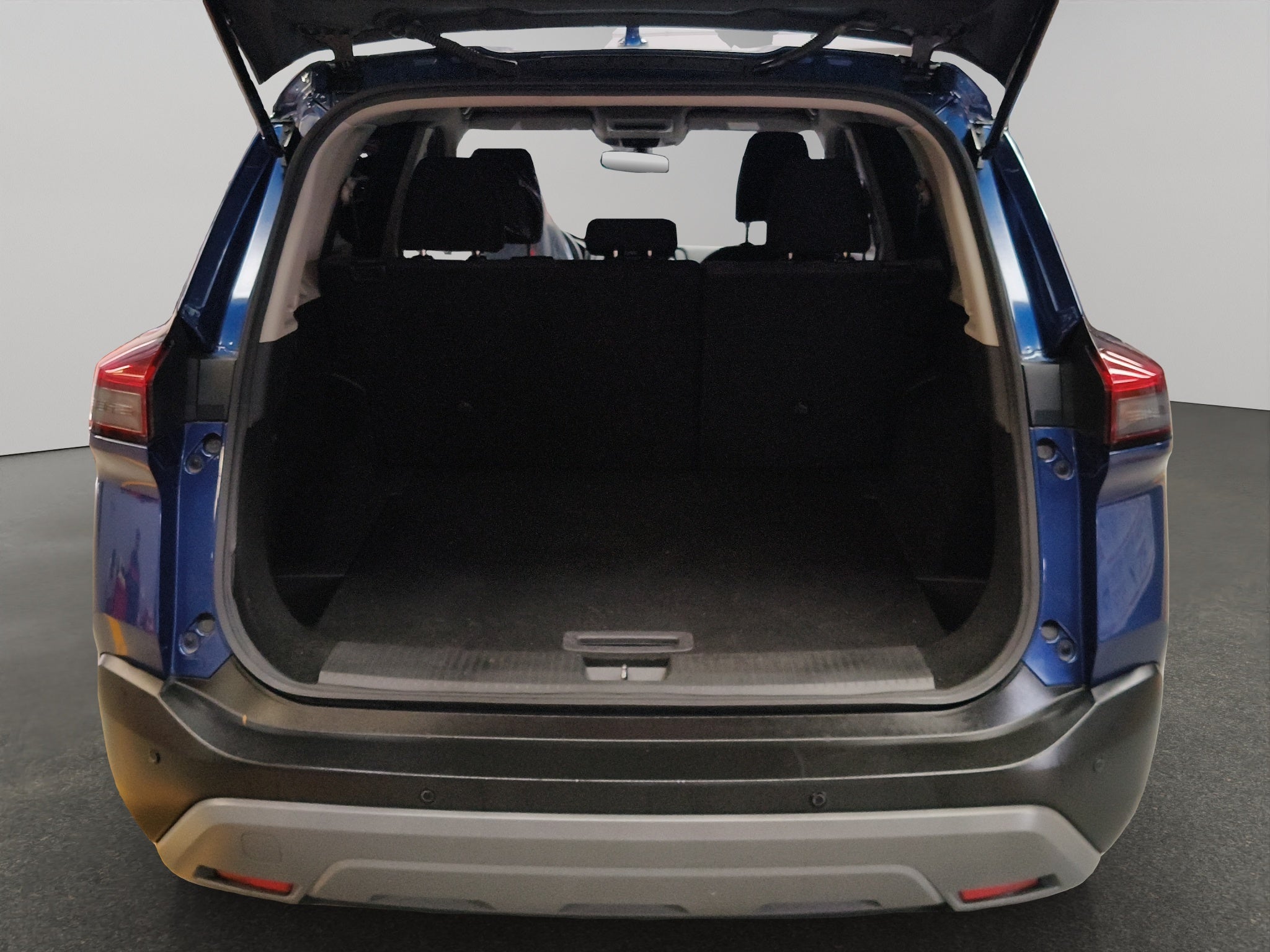 2023 Nissan X-Trail VUD 5 pts. Advance, TA, RA-17 (línea nueva)