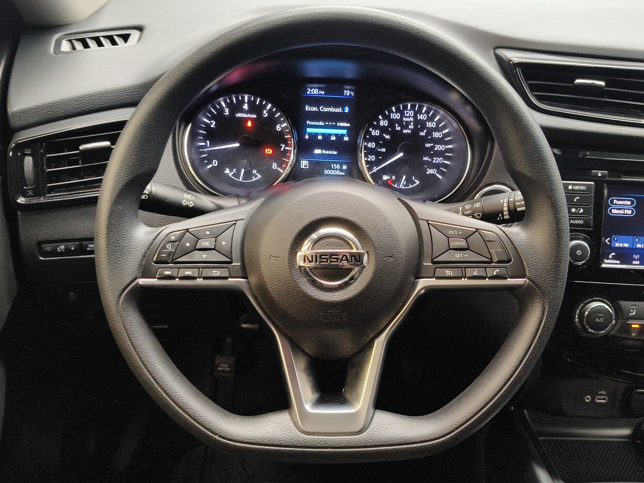 2022 Nissan X-Trail VUD 5 pts. Sense, TA, 5 pas., RA-17 (línea anterior)
