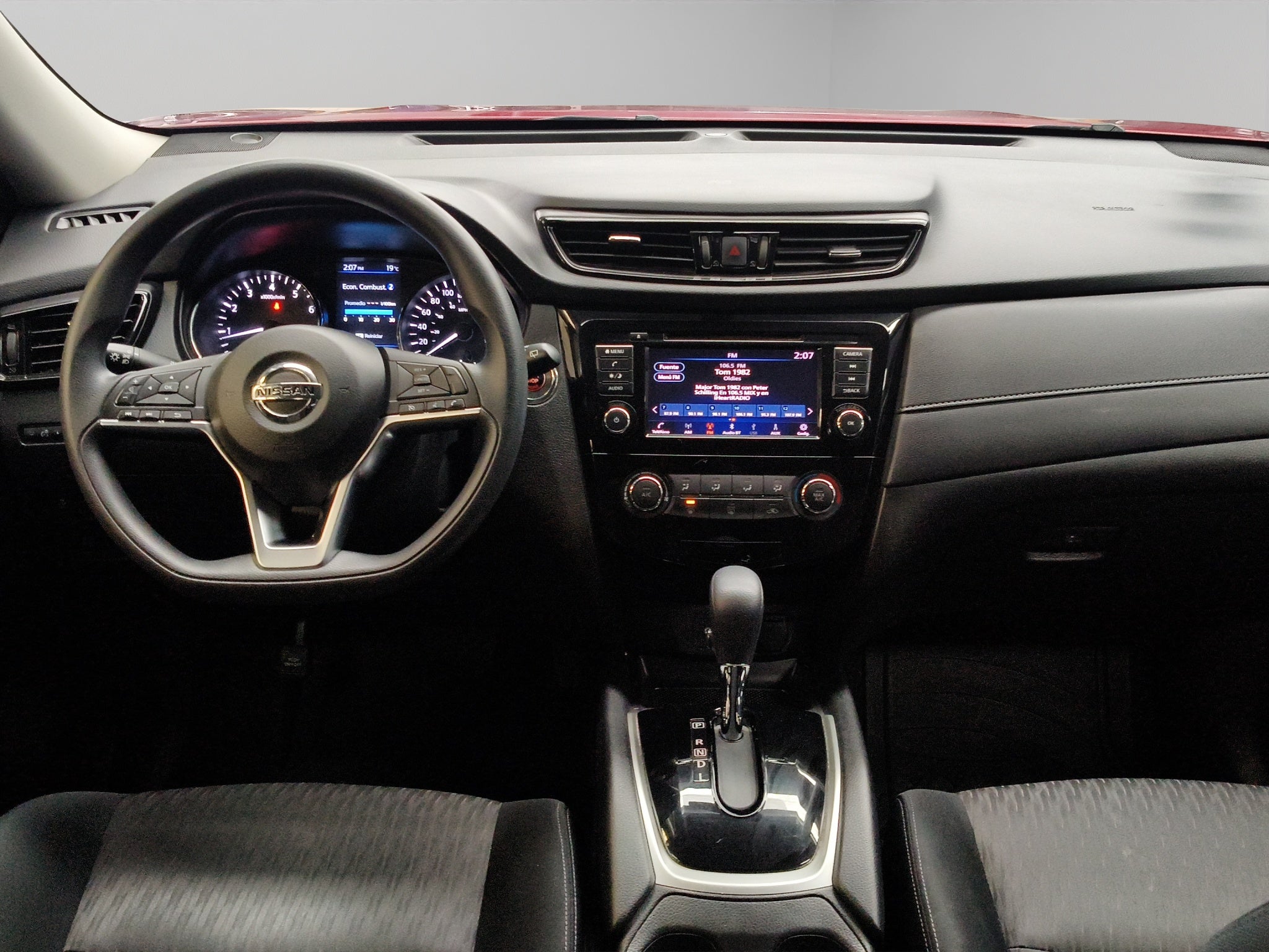 2022 Nissan X-Trail VUD 5 pts. Sense, TA, 5 pas., RA-17 (línea anterior)