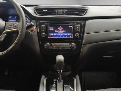 2022 Nissan X-Trail VUD 5 pts. Sense, TA, 5 pas., RA-17 (línea anterior)