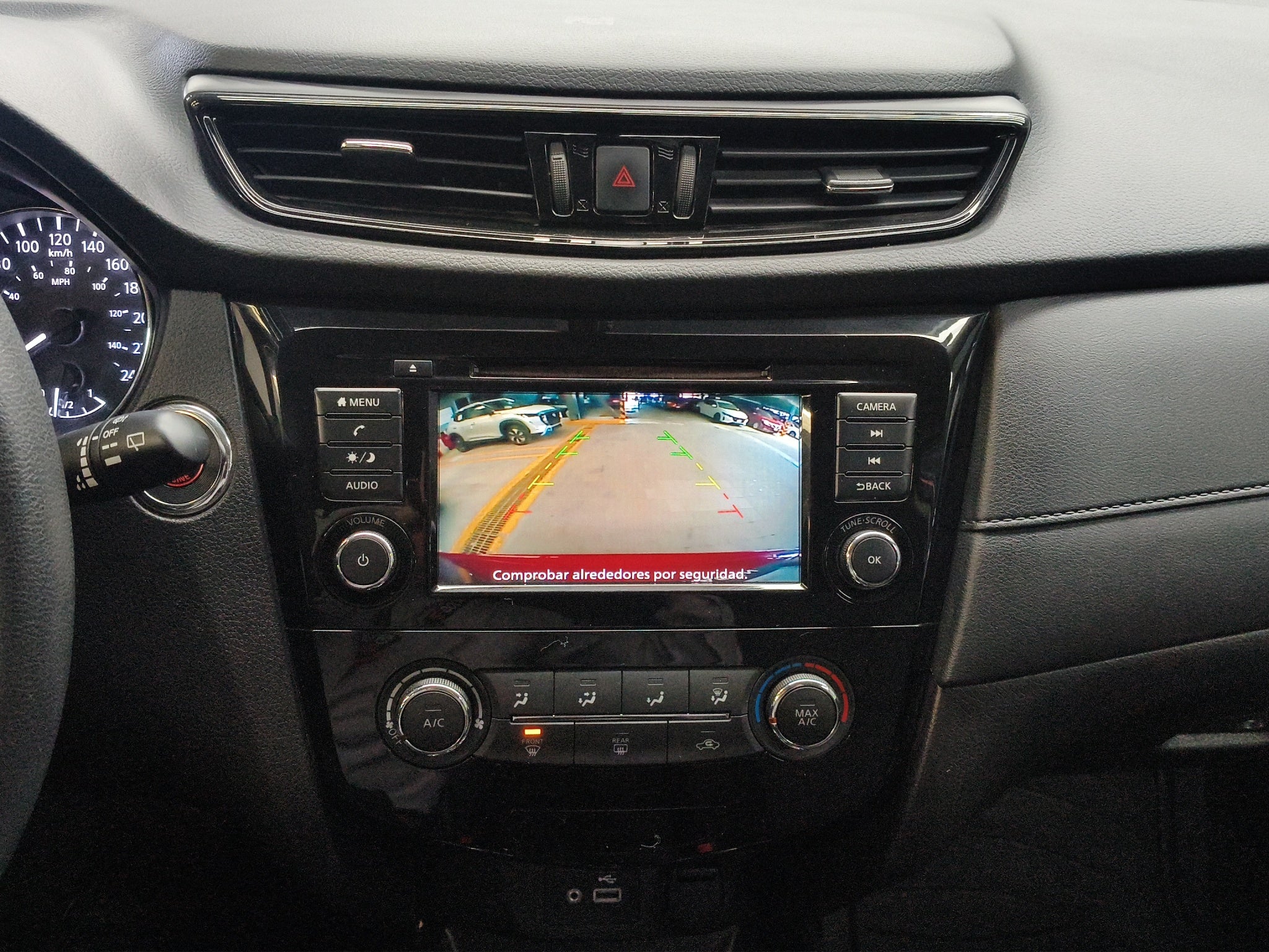 2022 Nissan X-Trail VUD 5 pts. Sense, TA, 5 pas., RA-17 (línea anterior)