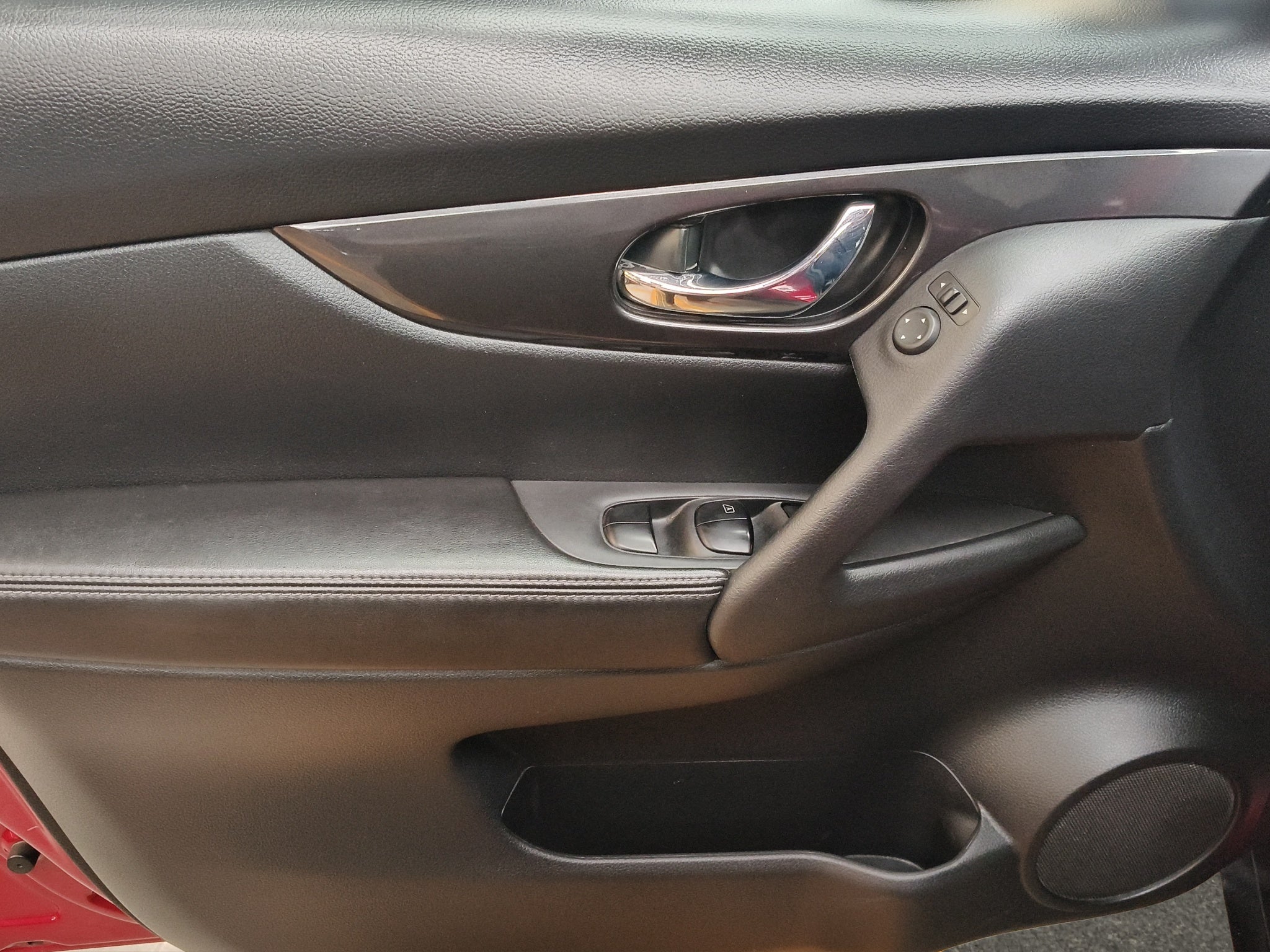 2022 Nissan X-Trail VUD 5 pts. Sense, TA, 5 pas., RA-17 (línea anterior)