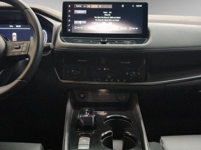 2023 Nissan X-Trail VUD 5 pts. Platinum e-Power, E-REV, TA, QCP, s. Bose, RA-19 (línea nueva)