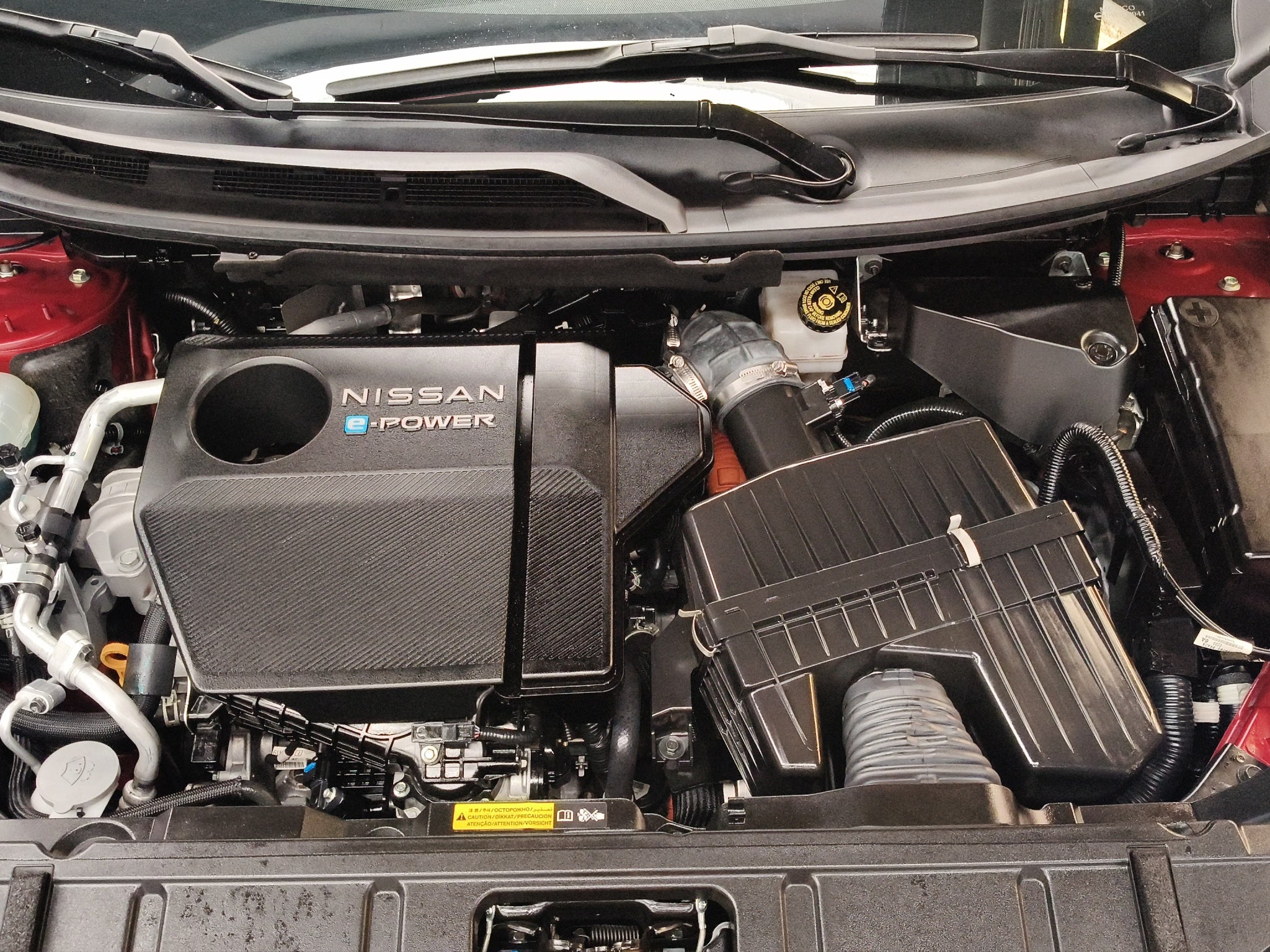 2023 Nissan X-Trail VUD 5 pts. Platinum e-Power, E-REV, TA, QCP, s. Bose, RA-19 (línea nueva)