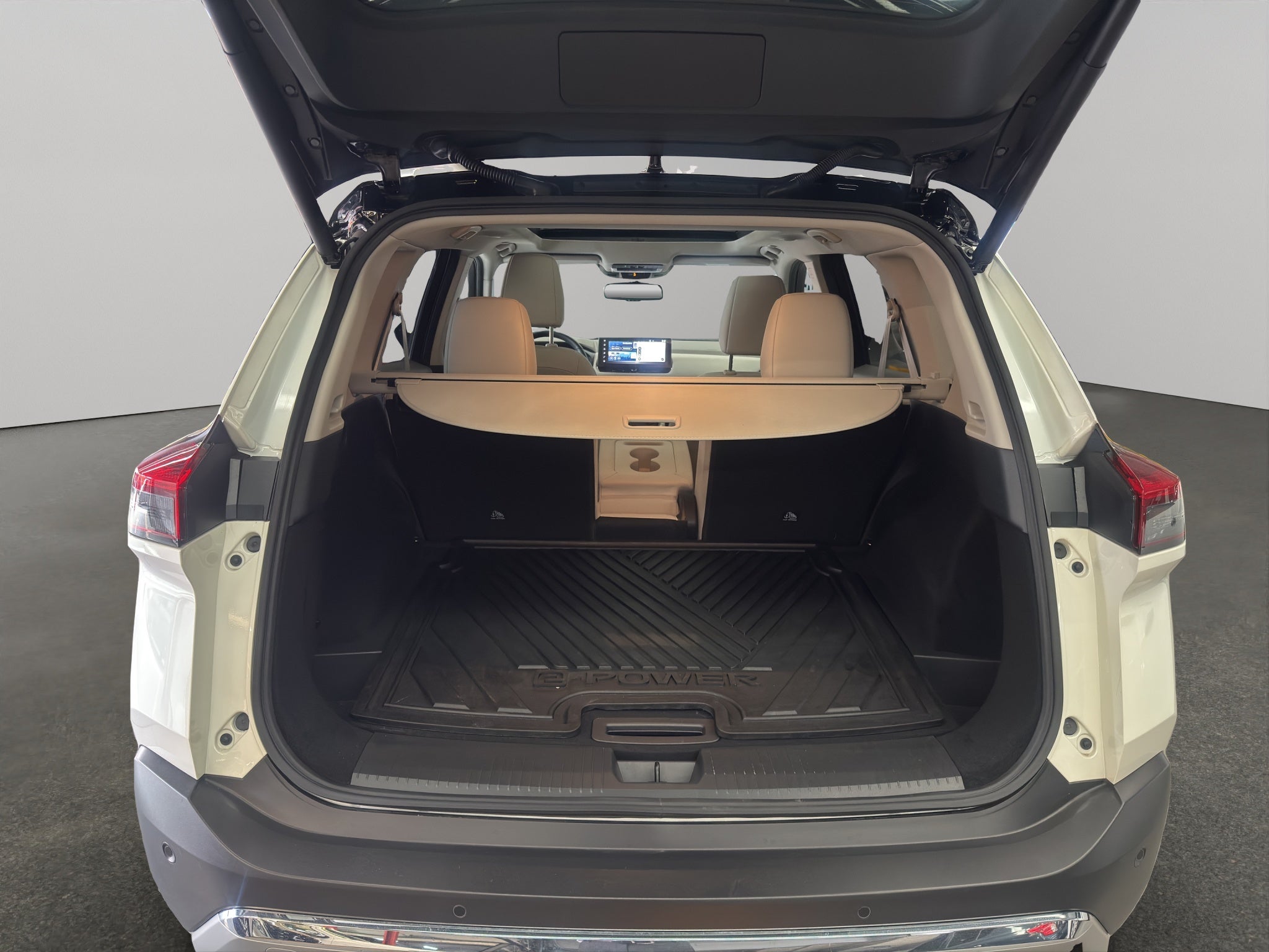 2025 Nissan X-Trail VUD 5 pts. Platinum e-Power, E-REV, TA, QCP, s. Bose, RA-19