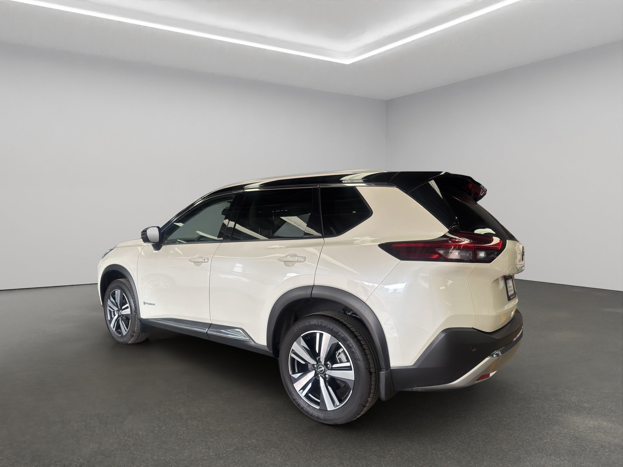 2025 Nissan X-Trail VUD 5 pts. Platinum e-Power, E-REV, TA, QCP, s. Bose, RA-19