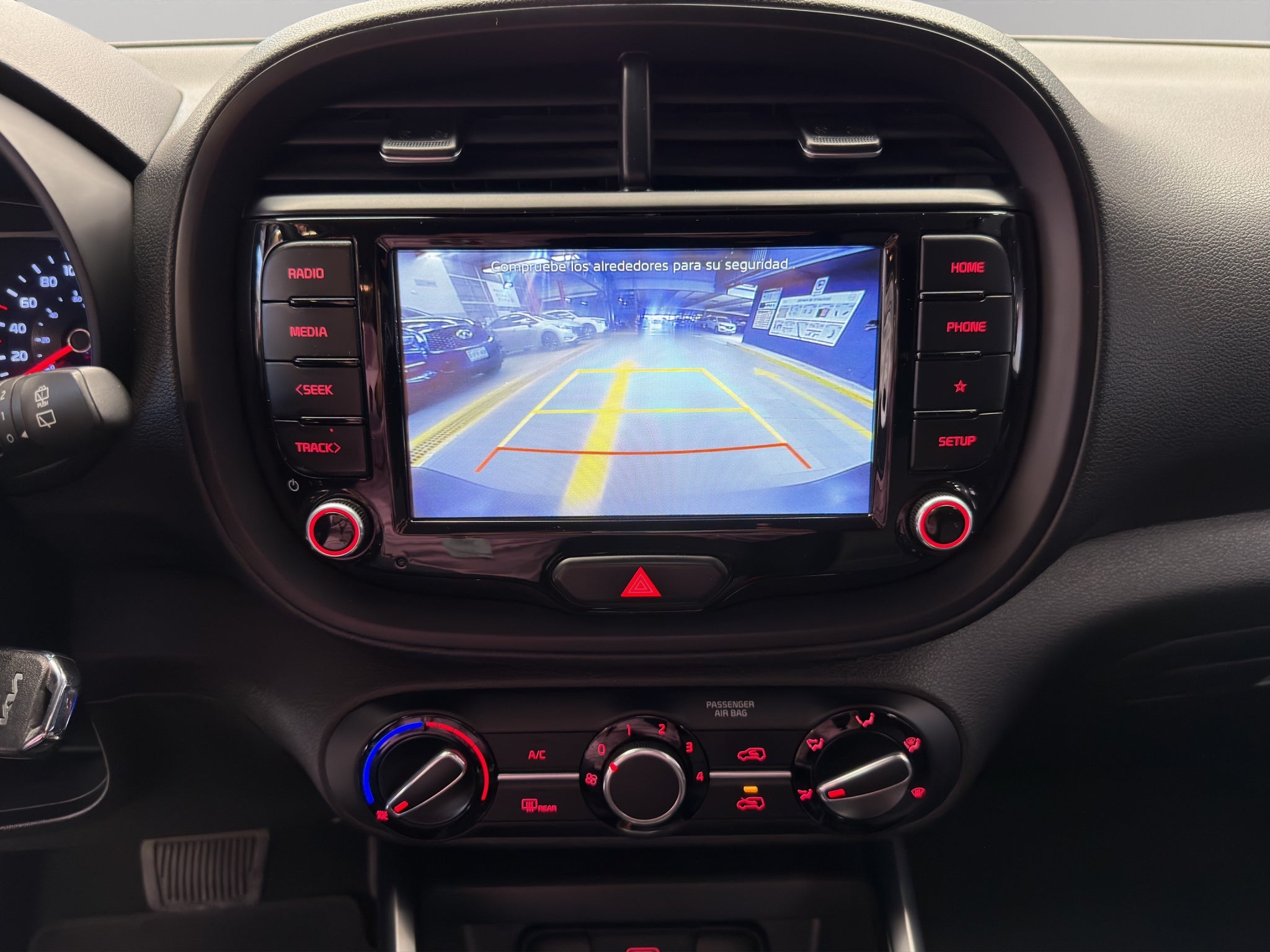 2022 Kia Soul VUD 5 pts. LX, 1.6l, TA, a/ac, RA-16 (línea anterior)