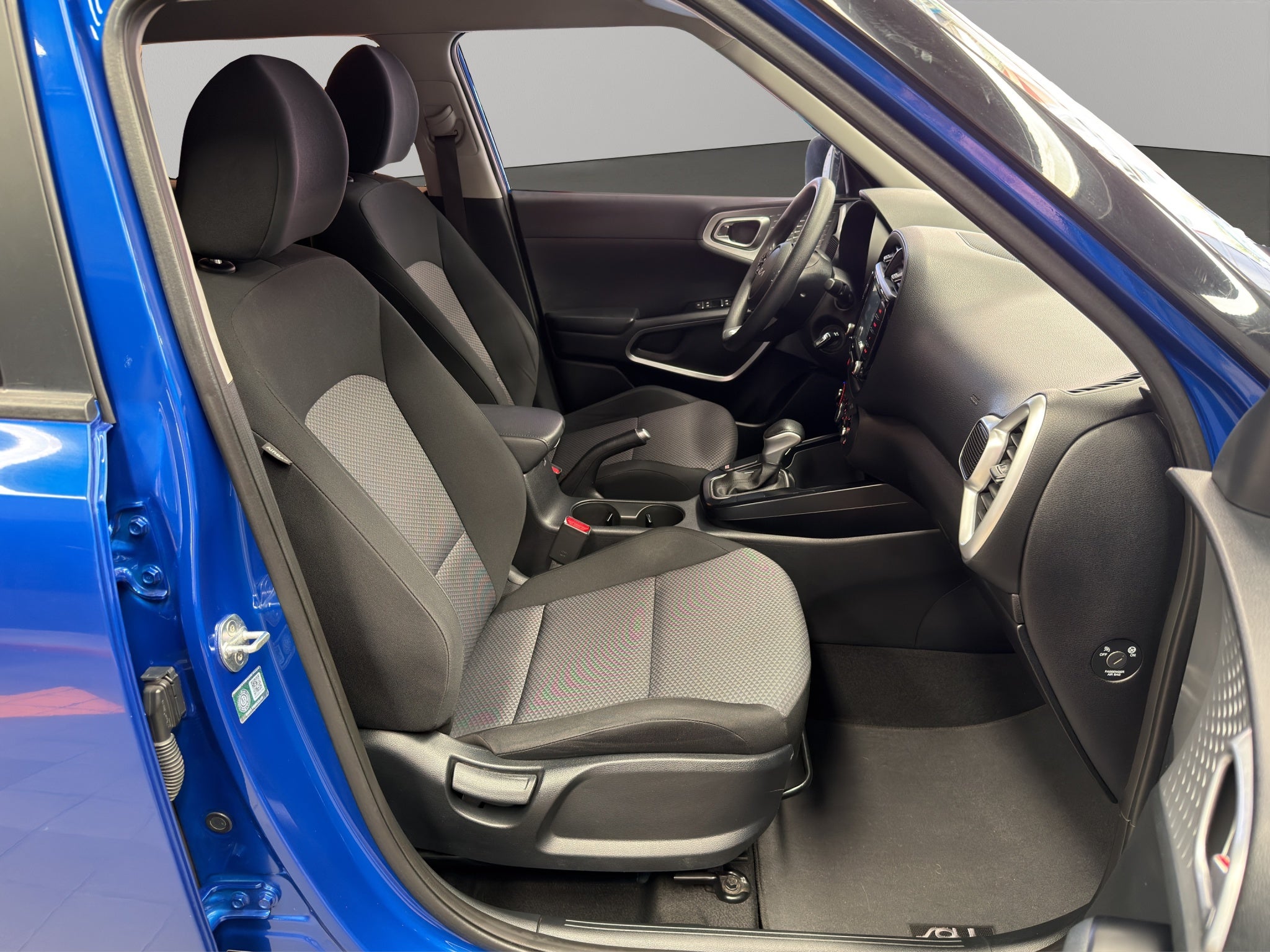 2022 Kia Soul VUD 5 pts. LX, 1.6l, TA, a/ac, RA-16 (línea anterior)