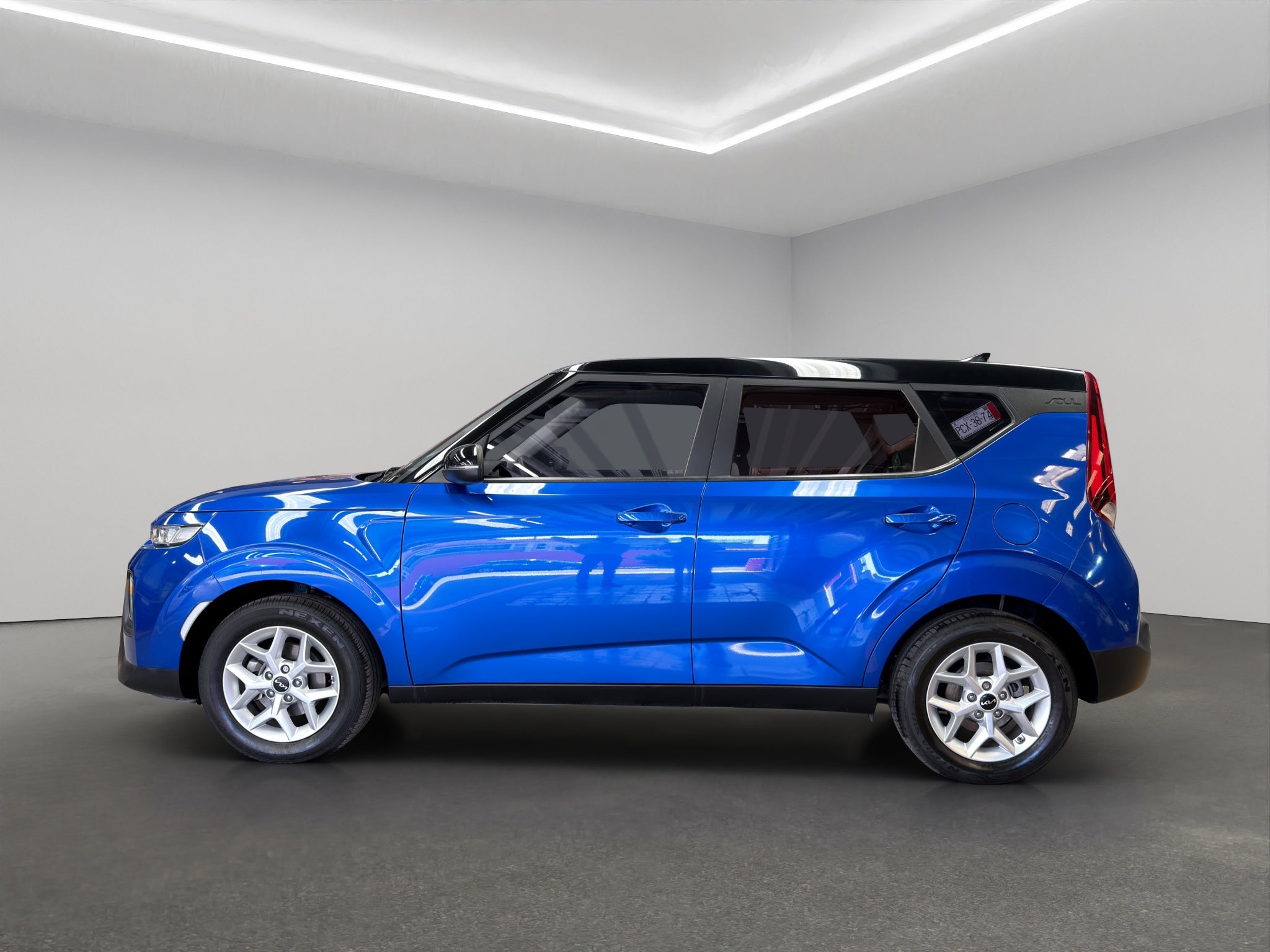 2022 Kia Soul VUD 5 pts. LX, 1.6l, TA, a/ac, RA-16 (línea anterior)