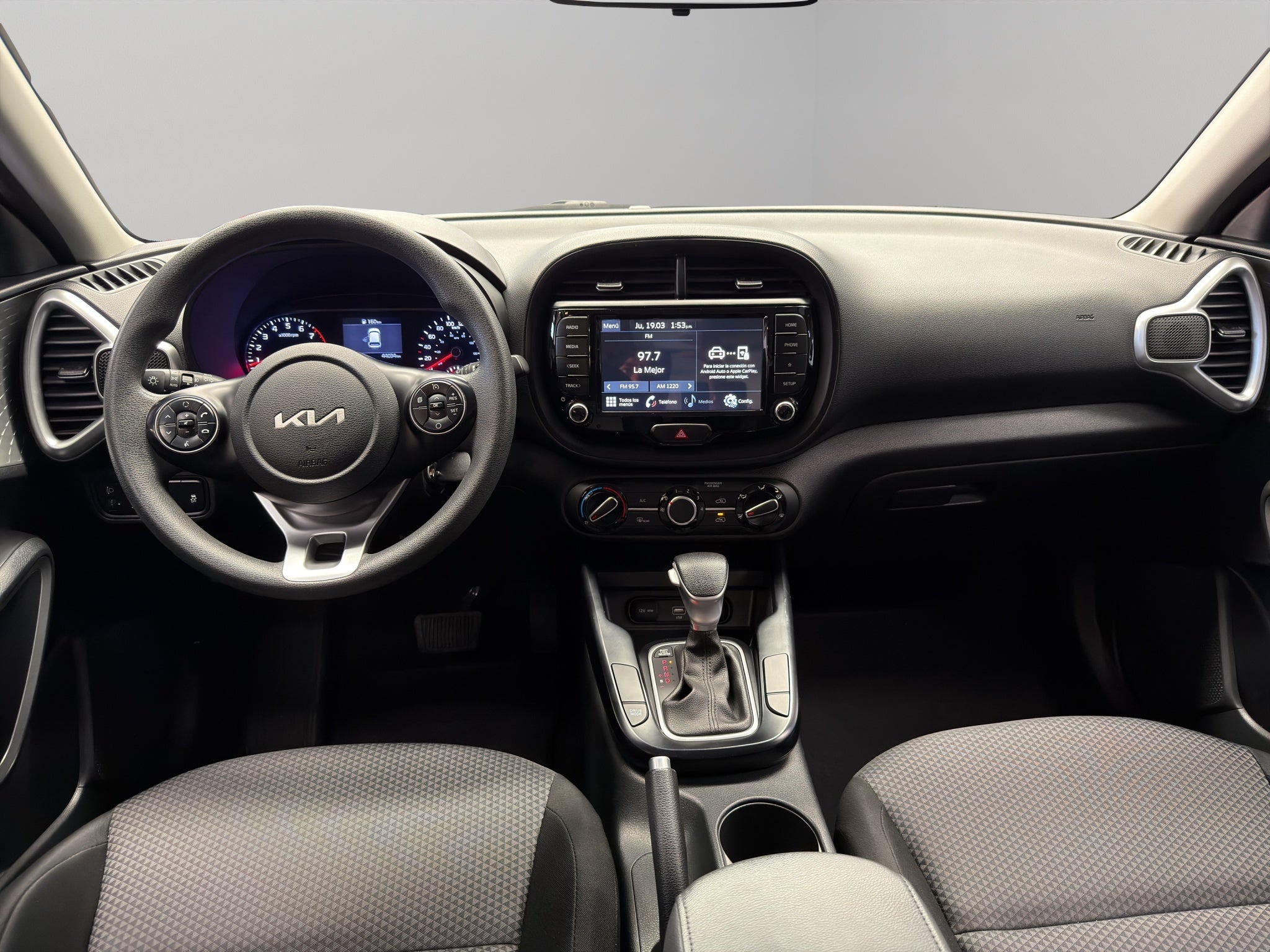 2022 Kia Soul VUD 5 pts. LX, 1.6l, TA, a/ac, RA-16 (línea anterior)