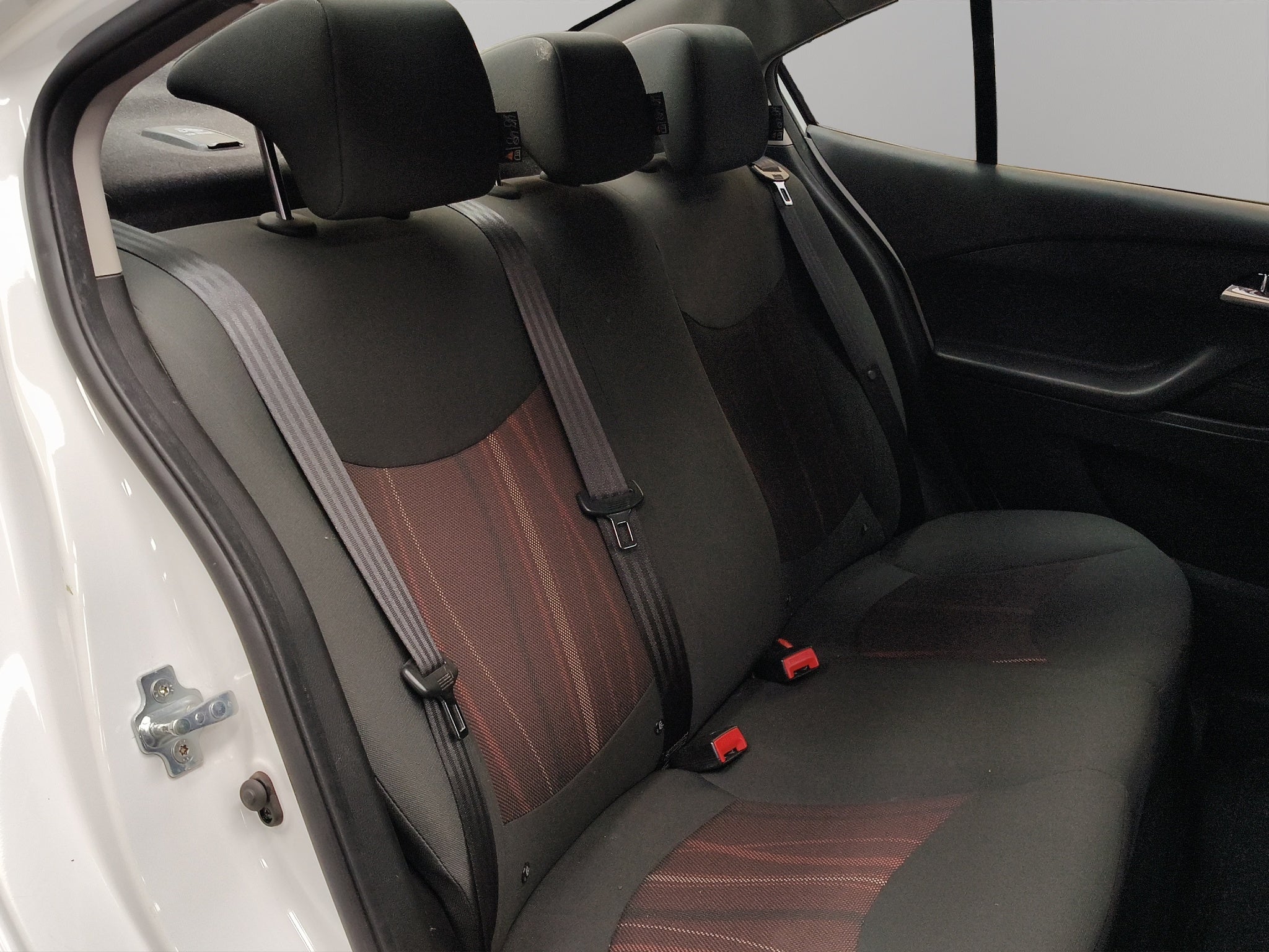 2020 Chevrolet Aveo 4 pts. LS, TM5, a/ac., R-14