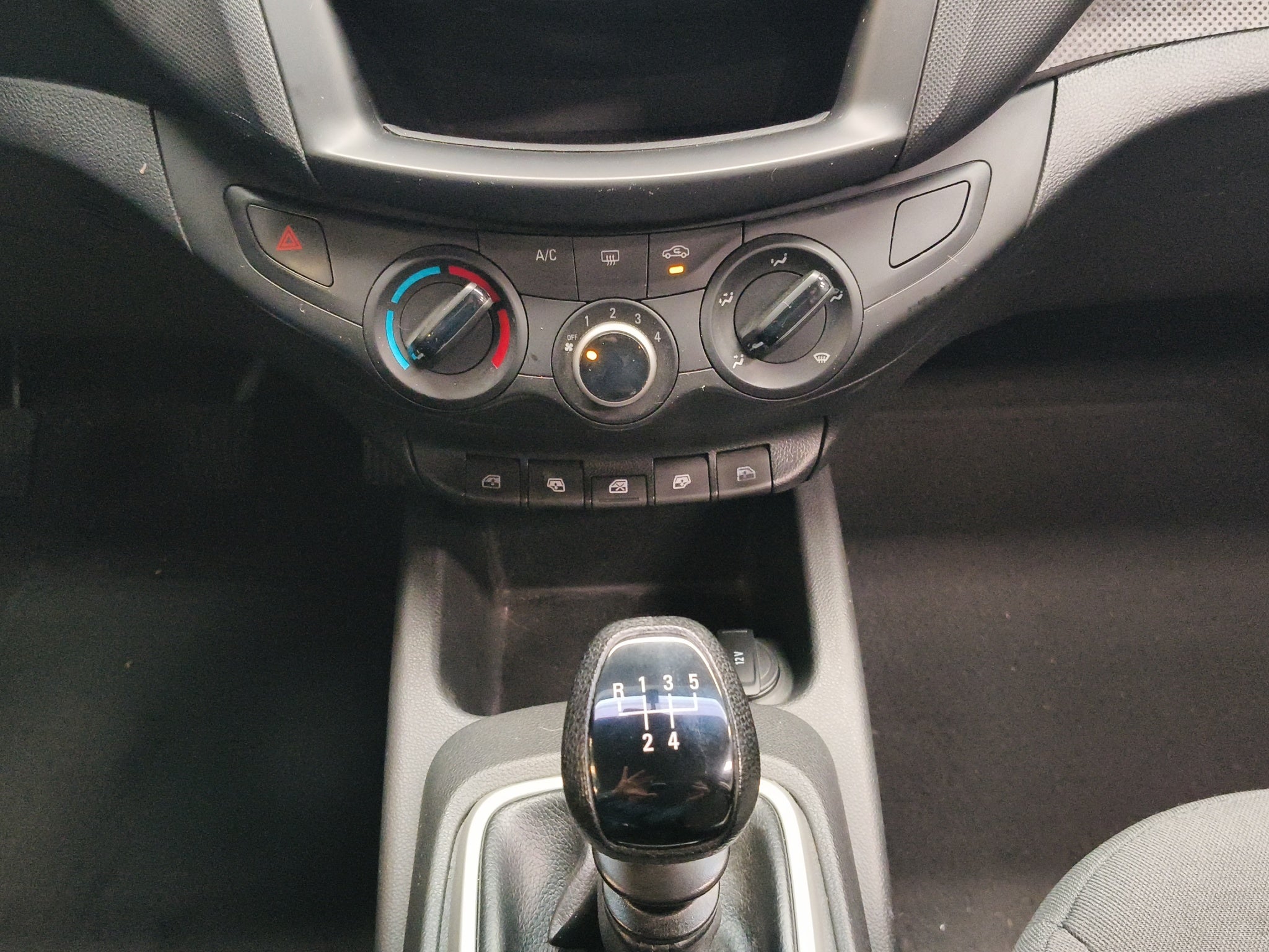 2020 Chevrolet Aveo 4 pts. LS, TM5, a/ac., R-14