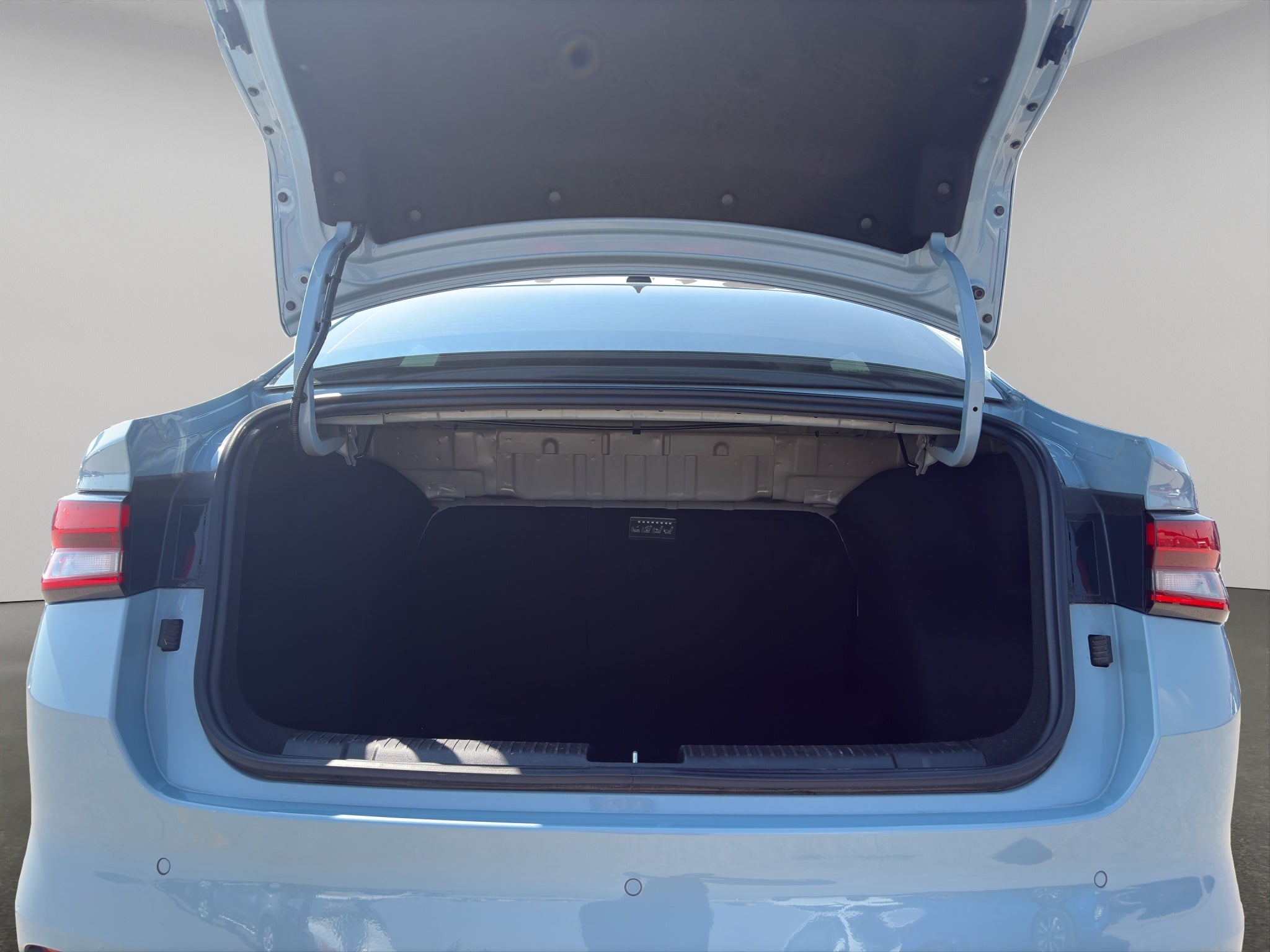 2025 Chevrolet Aveo 4 pts. LT, 1.5l, TA, a/ac., pantalla touch 8", RA-15