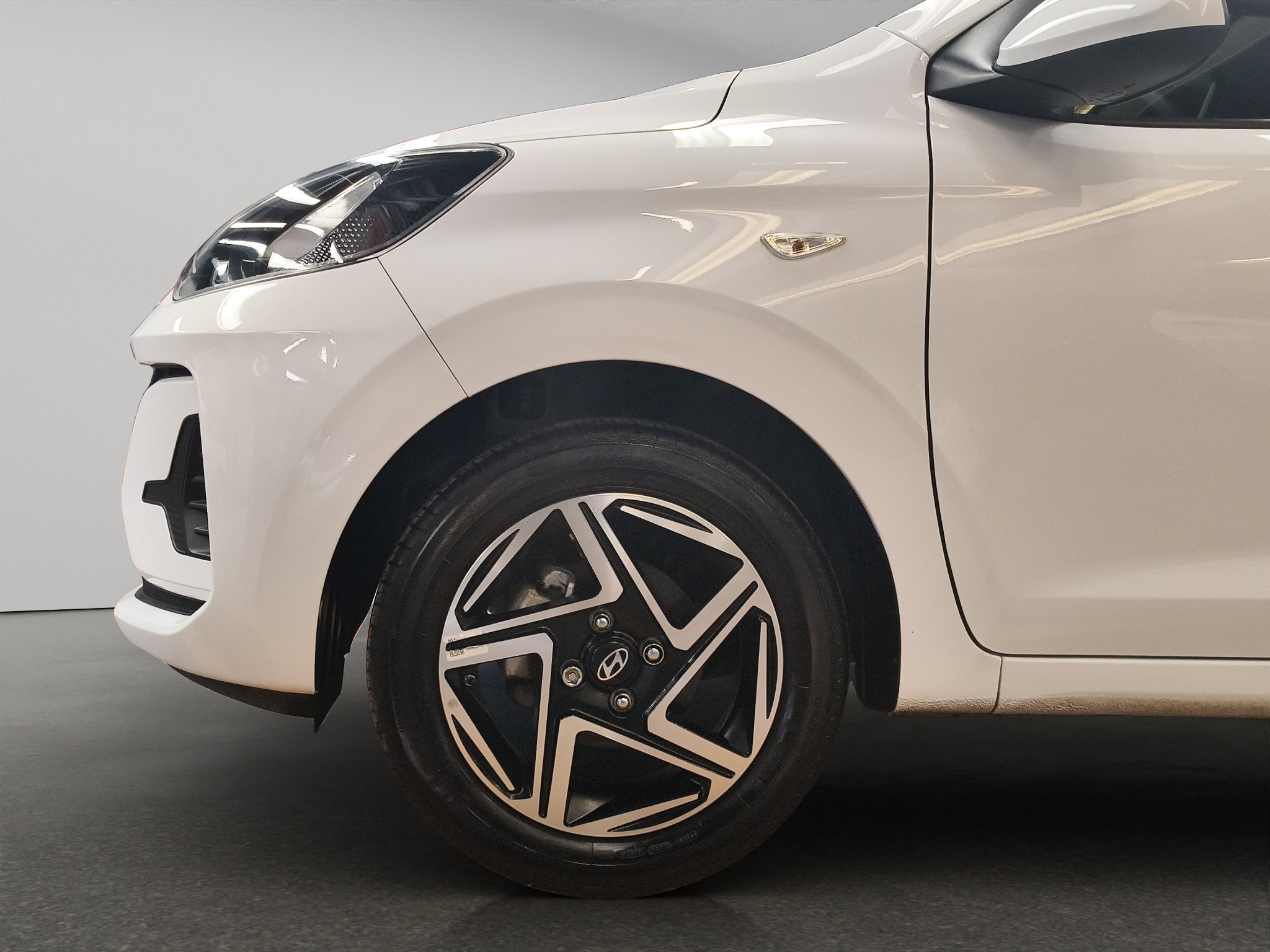 2025 Hyundai Grand i10 5 pts. HB GL MID, 1.2l, TM5, VE, RA-15