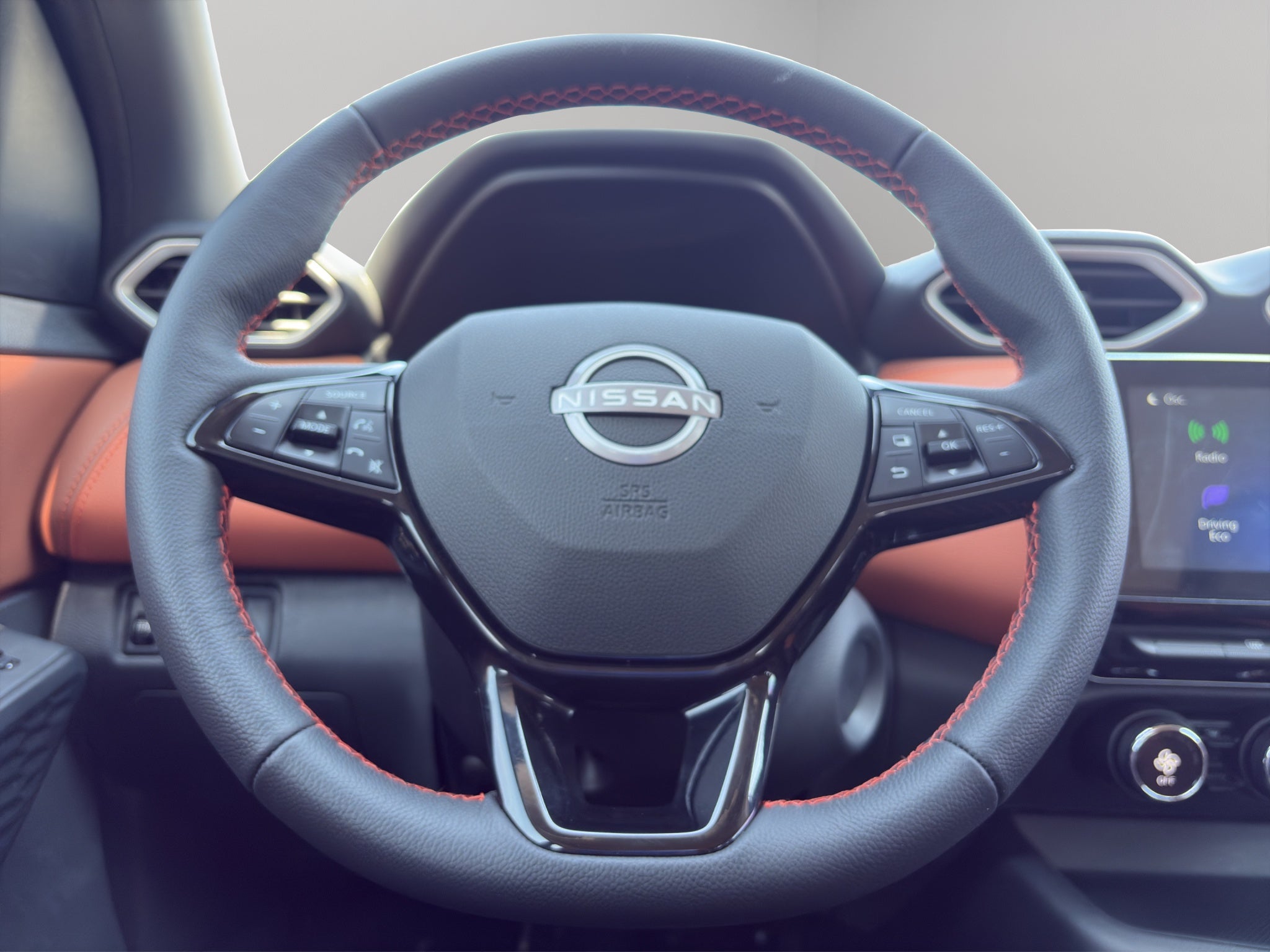 2025 Nissan Magnite VUD 5 pts. Exclusive, 1.0T, TM5, piel, RA-16