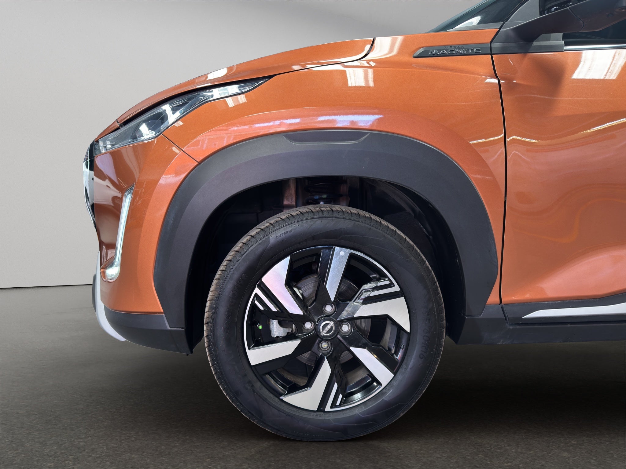 2025 Nissan Magnite VUD 5 pts. Exclusive, 1.0T, CVT, piel, RA-16