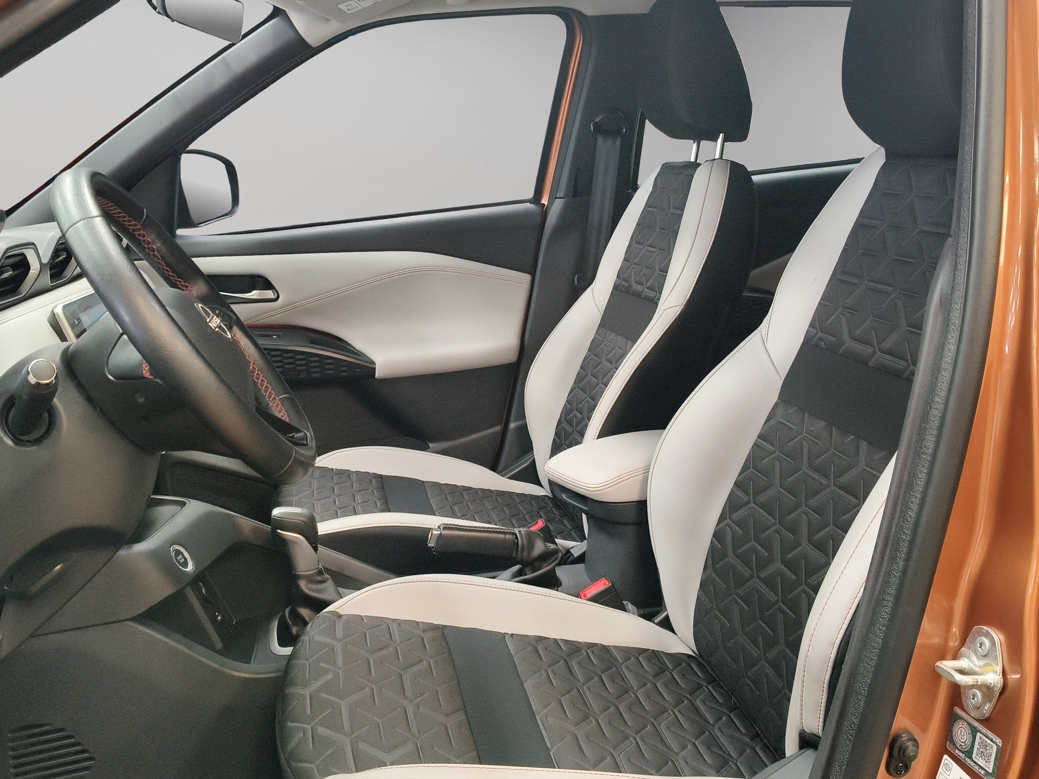 2025 Nissan Magnite VUD 5 pts. Exclusive, 1.0T, CVT, piel, RA-16