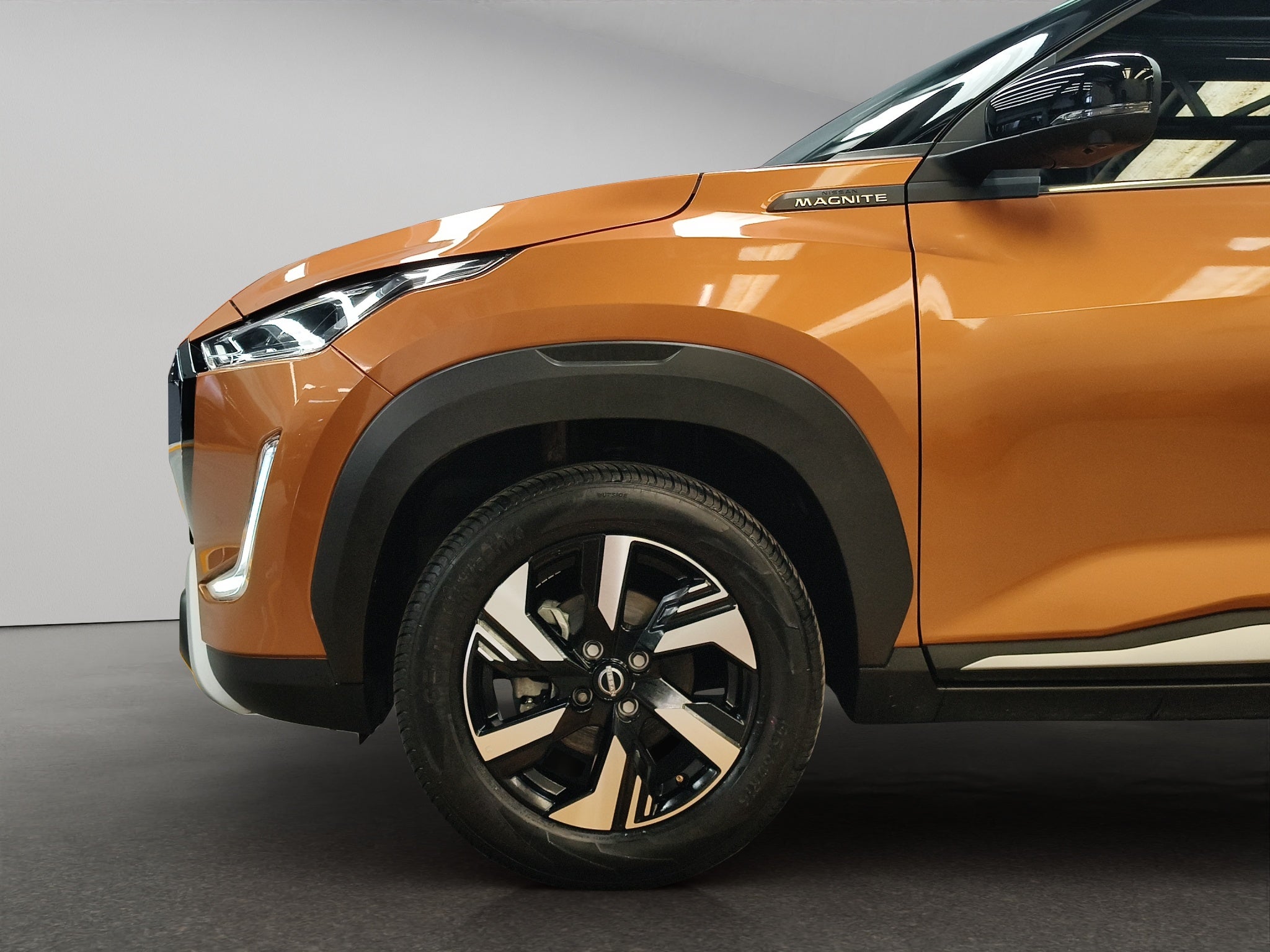 2025 Nissan Magnite VUD 5 pts. Exclusive, 1.0T, CVT, piel, RA-16