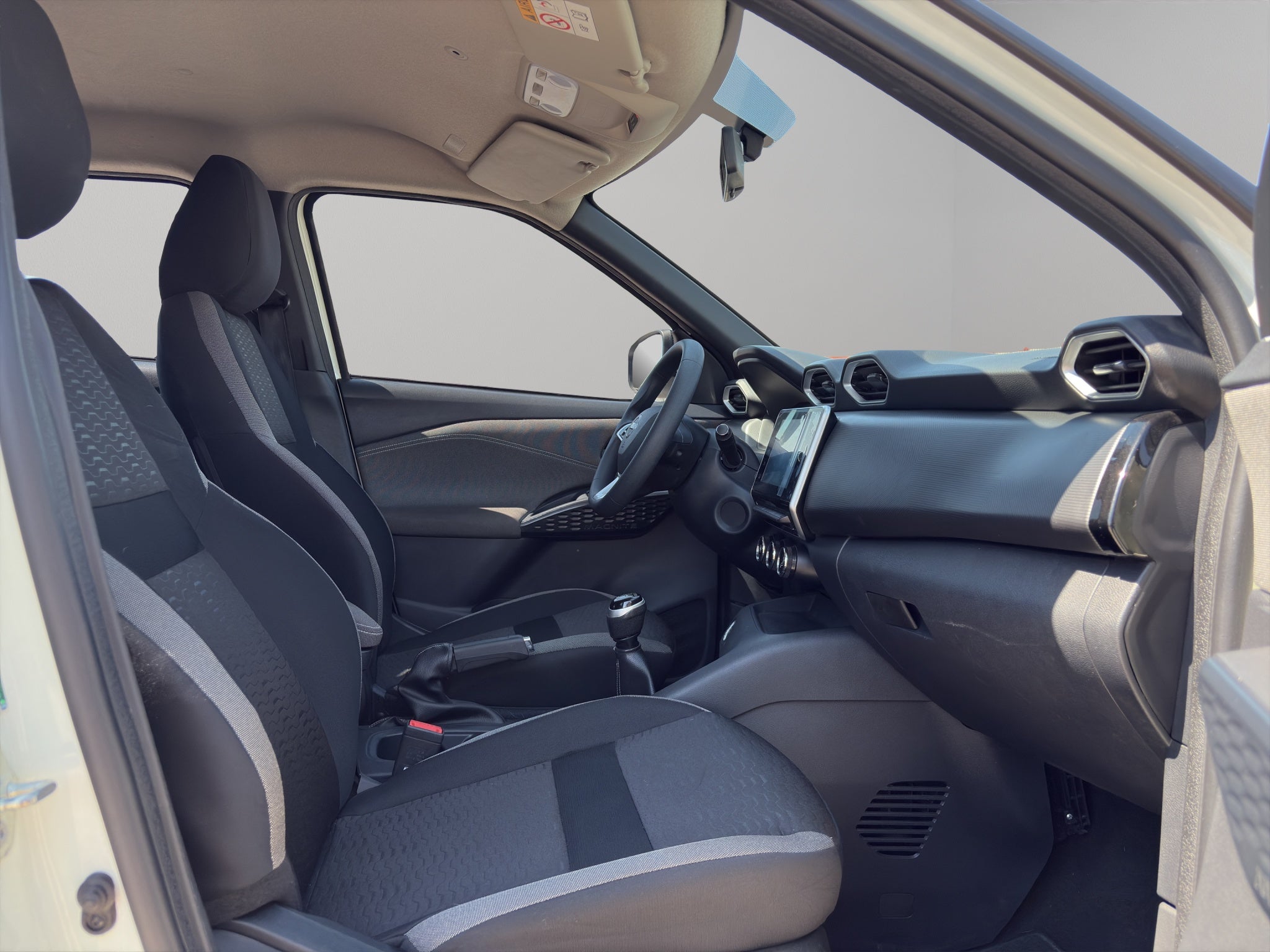 2025 Nissan Magnite VUD 5 pts. Advance, 1.0T, TM5, RA-16