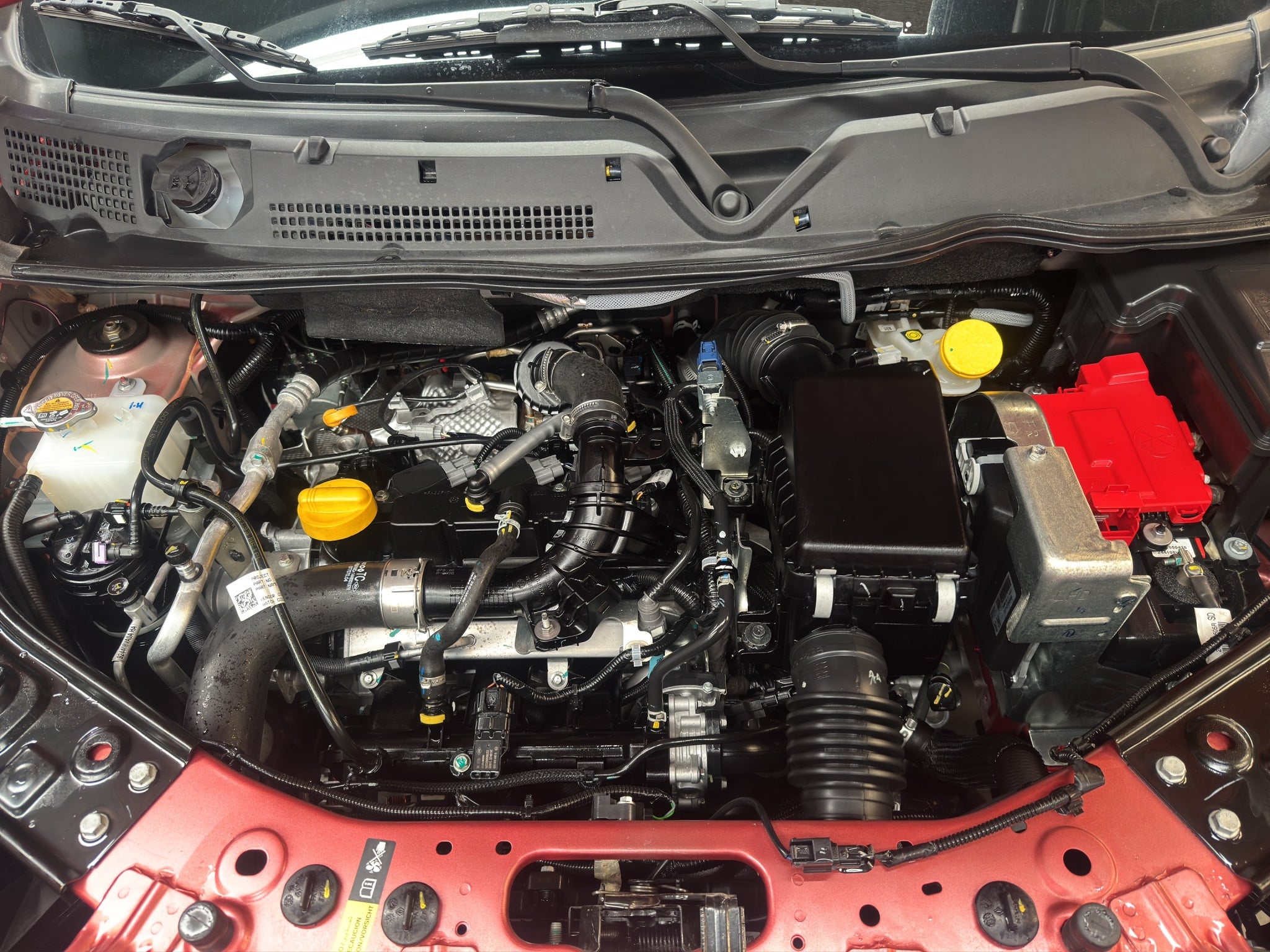 2025 Nissan Magnite VUD 5 pts. Exclusive, 1.0T, CVT, piel, RA-16