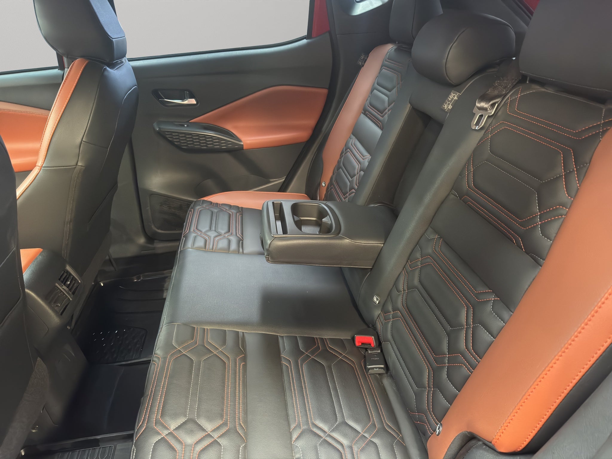 2025 Nissan Magnite VUD 5 pts. Exclusive, 1.0T, CVT, piel, RA-16