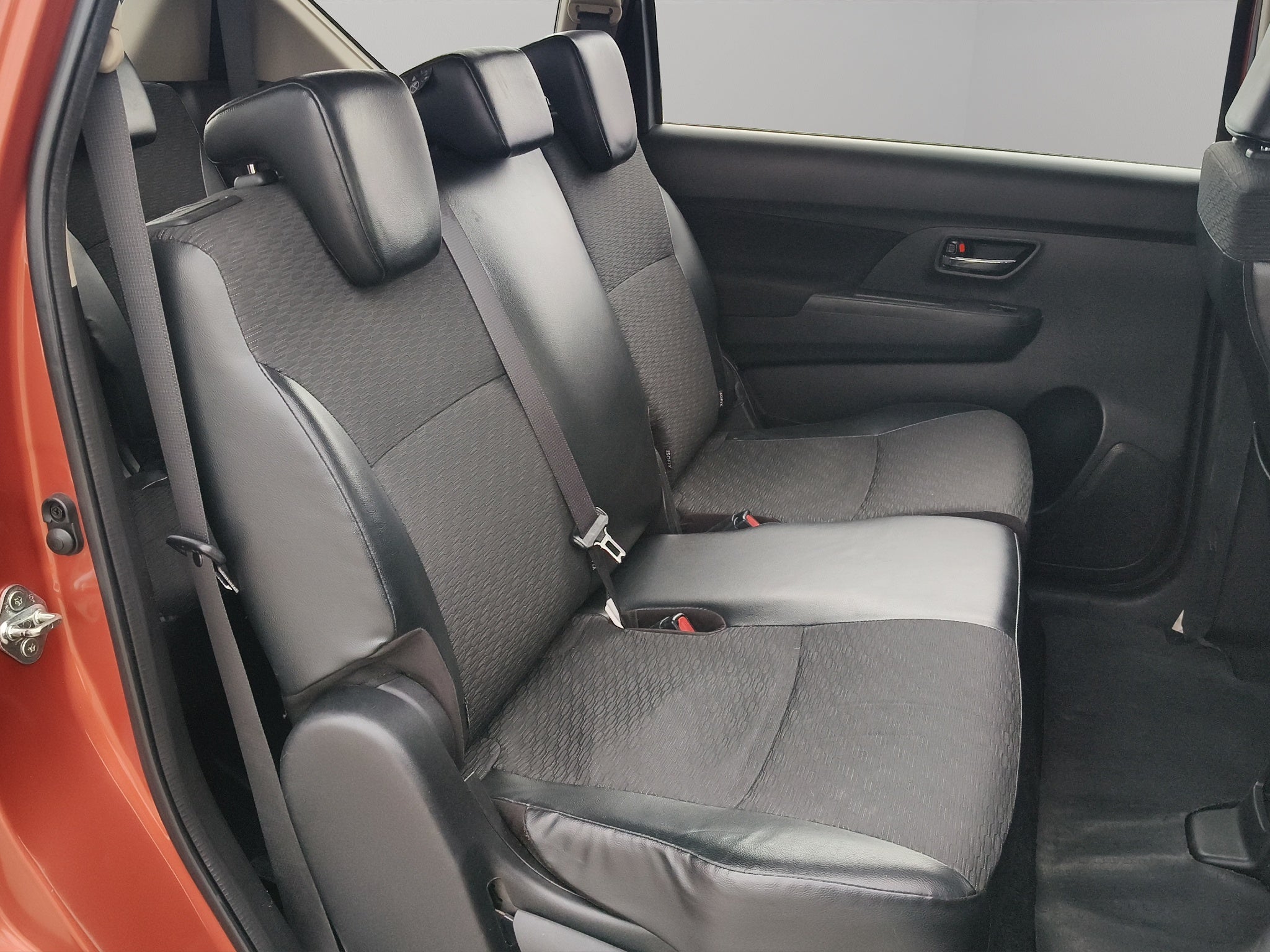 2022 Suzuki Ertiga Minivan 5 pts. XL7 GLX, 1.5l, TA, a/ac., f. led, RA-16